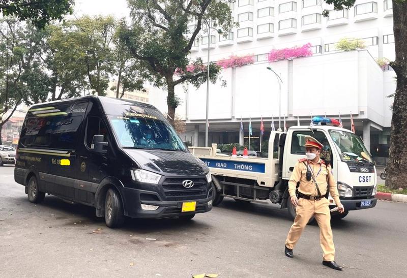 Xe hợp đồng hiện không vào bến và không xuất vé, gây khó cho quản lý hoạt động PG88 Uy Tín Số 1 Việt Nam vận tải và quản lý thuế.