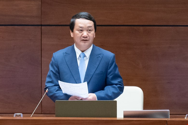 Bộ trưởng, Chủ nhiệm Ủy ban D&acirc;n tộc Hầu A Lềnh giải tr&igrave;nh nội dung đại biểu quan t&acirc;m. Ảnh: Quochoi.