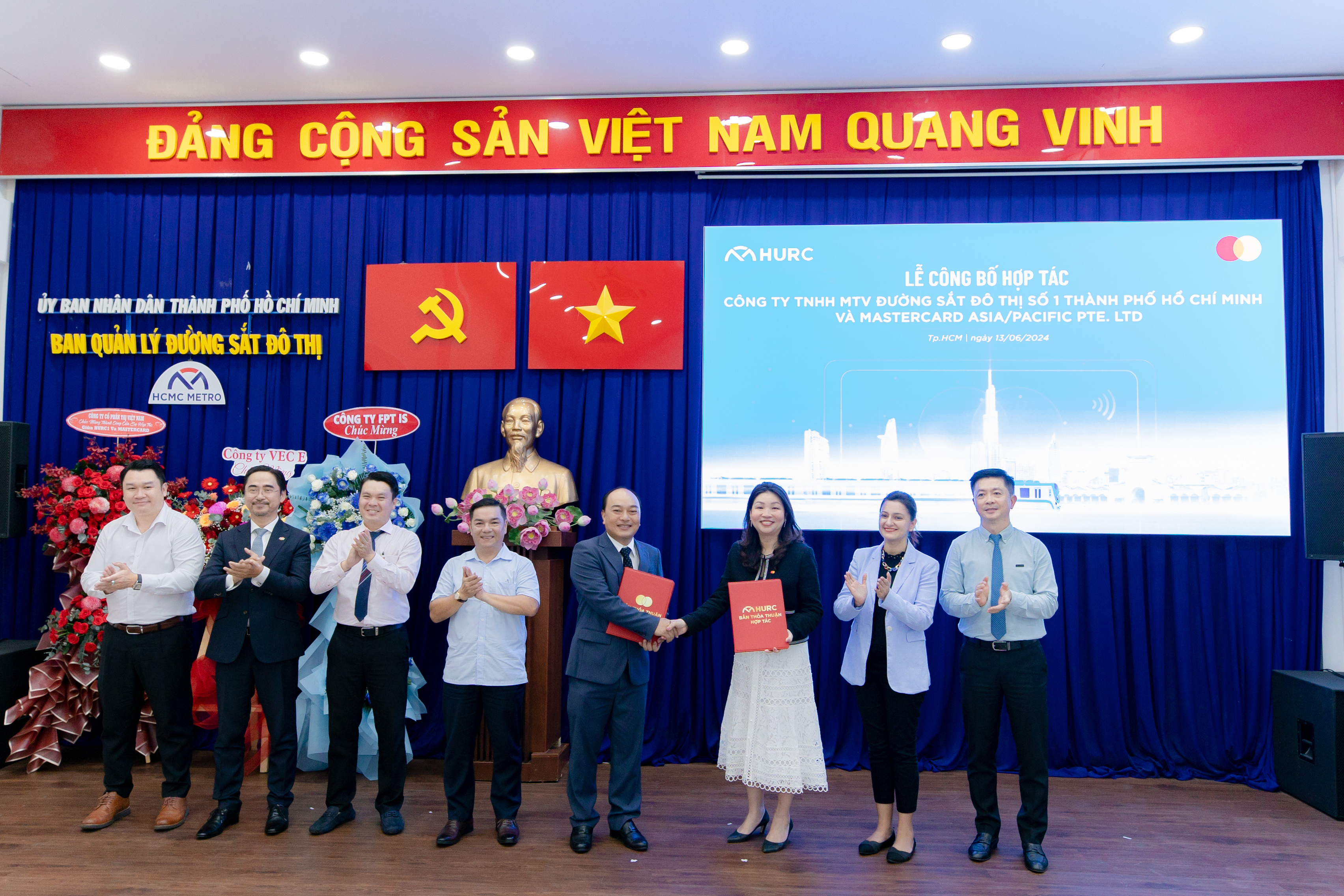 Lễ công bố hợp tác giữa HURC1 và Mastercard.