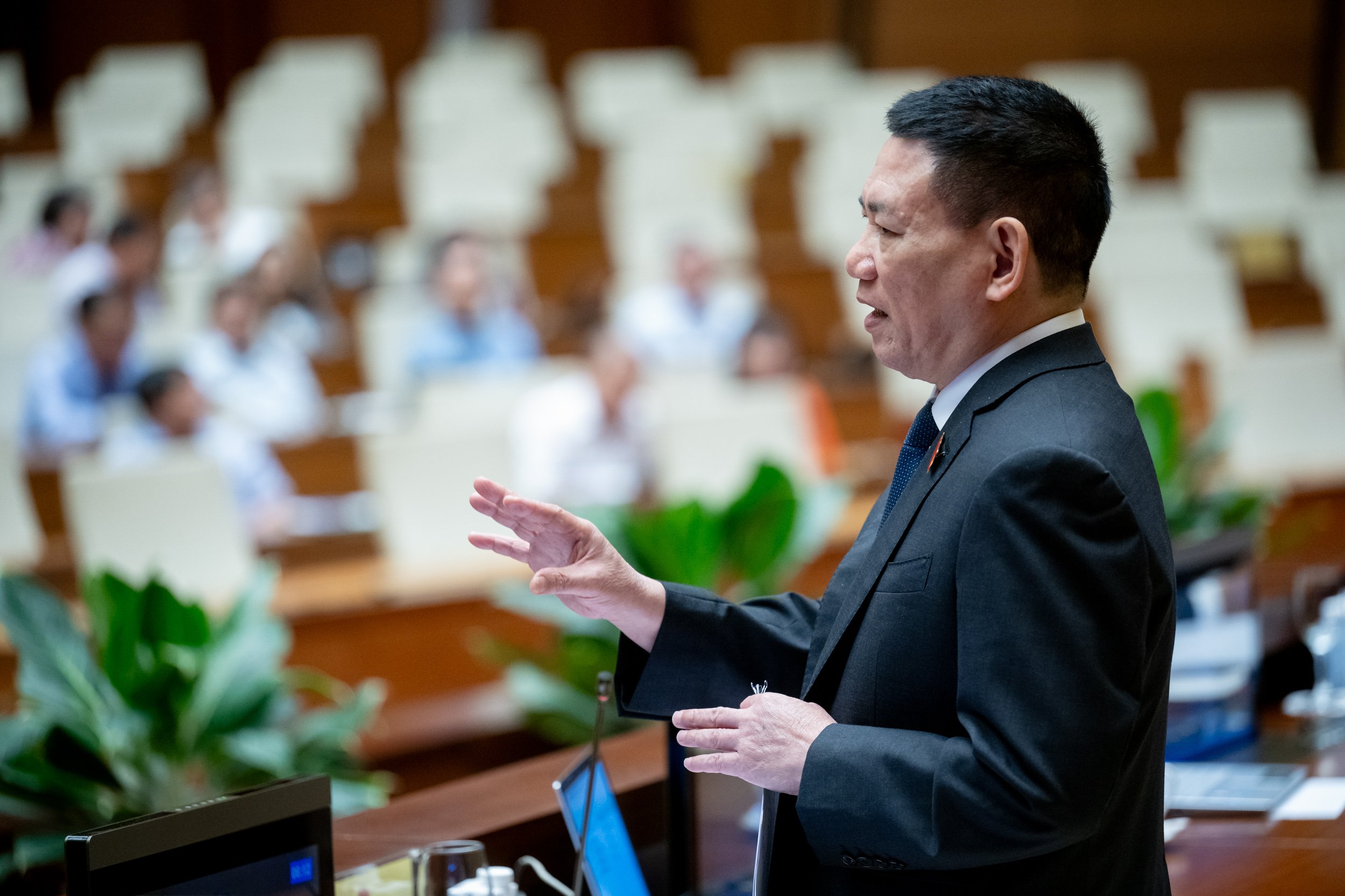 Bộ trưởng Bộ T&agrave;i ch&iacute;nh Hồ Đức Phớc giải tr&igrave;nh, l&agrave;m r&otilde; m&ocirc;̣t s&ocirc;́ vấn đề đại biểu Link Trang Chủ PG88.Com Mới #2026 n&ecirc;u. Ảnh: Quochoi.vn.