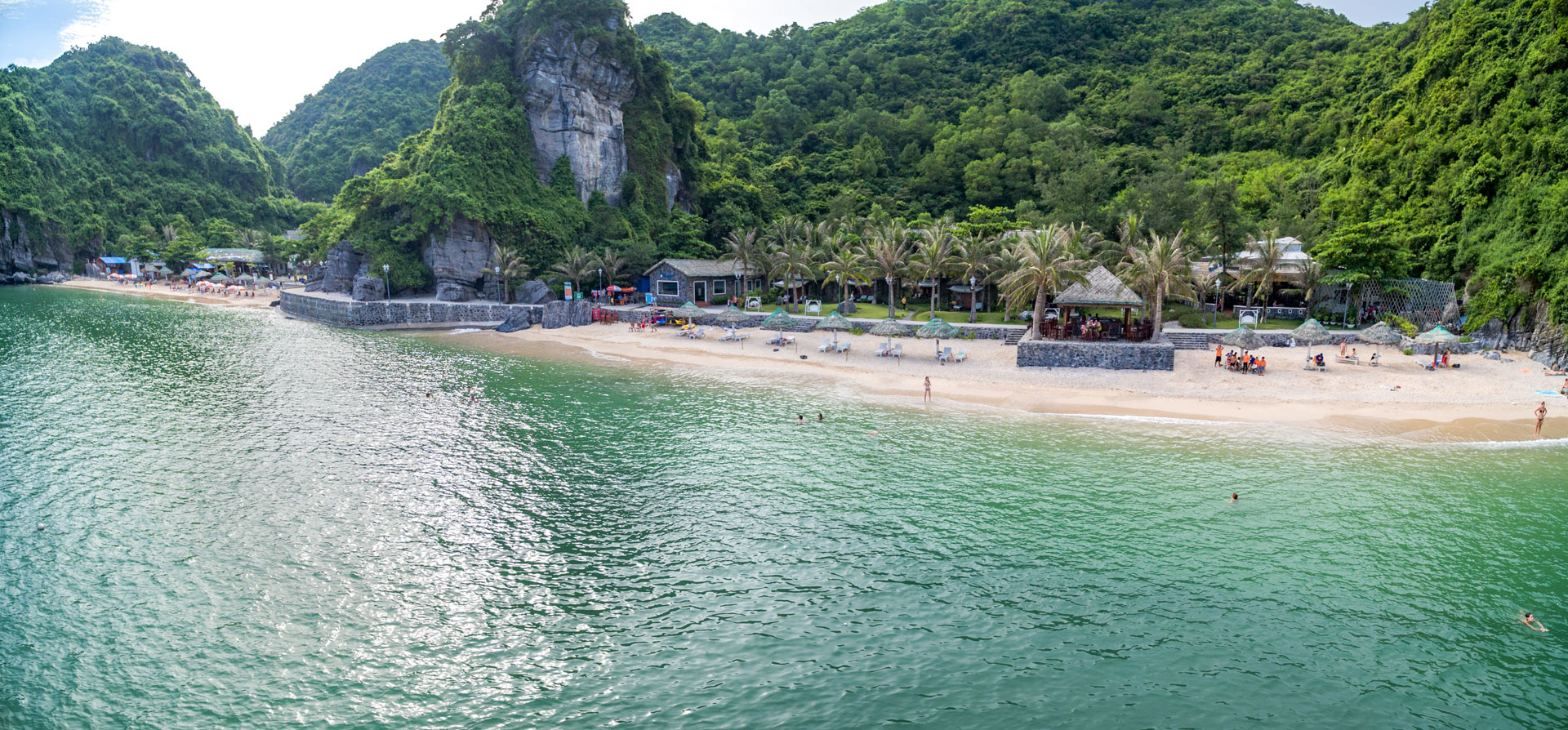 Ng&agrave;y 16/9/2023, quần đảo C&aacute;t B&agrave; c&ugrave;ng với vịnh Hạ Long đ&atilde; được UNESCO c&ocirc;ng nhận l&agrave; Di sản thi&ecirc;n nhi&ecirc;n thế giới.