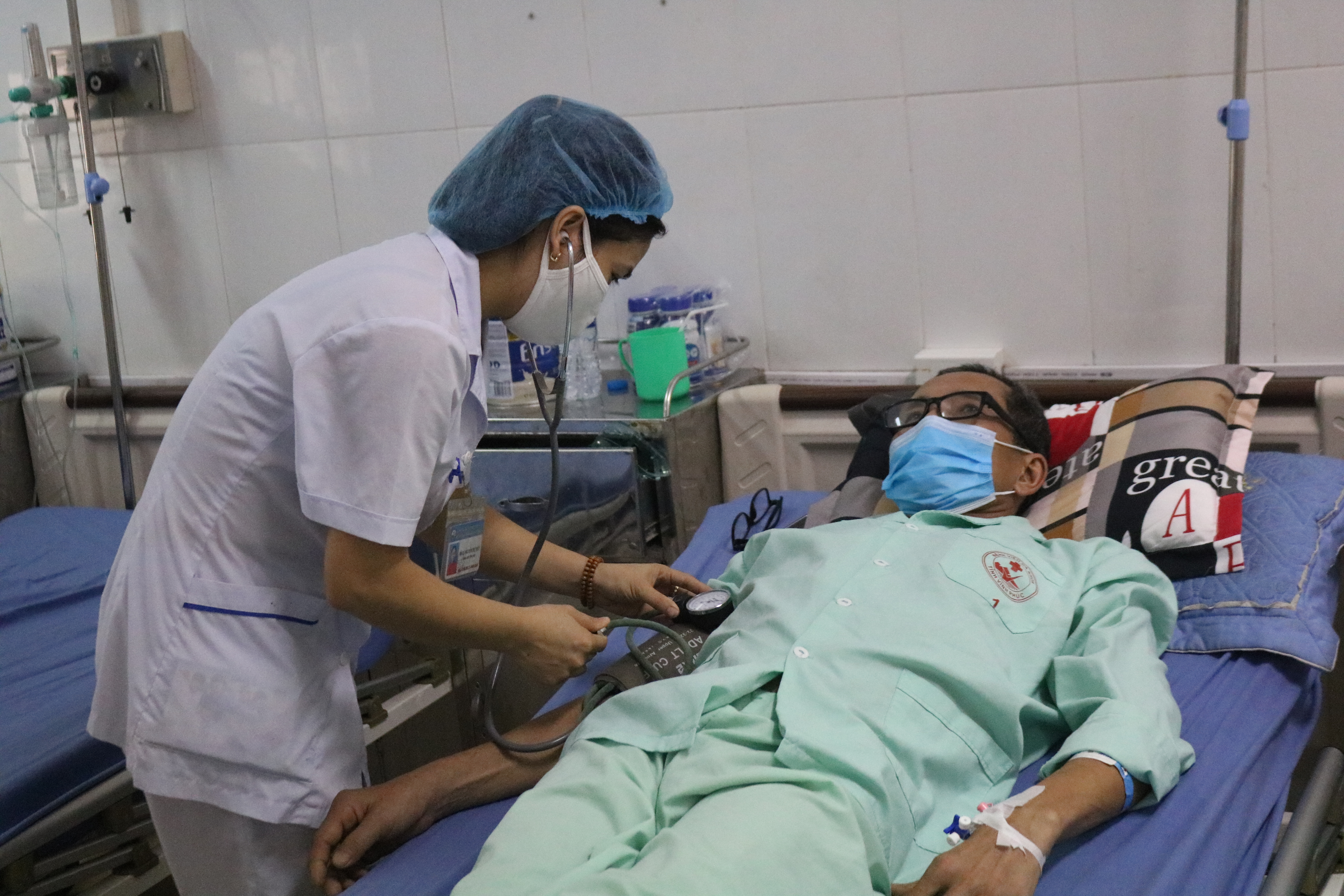 Người hưởng chế độ ốm đau sẽ được tăng trợ cấp. Ảnh minh họa: BHXH Việt Nam.