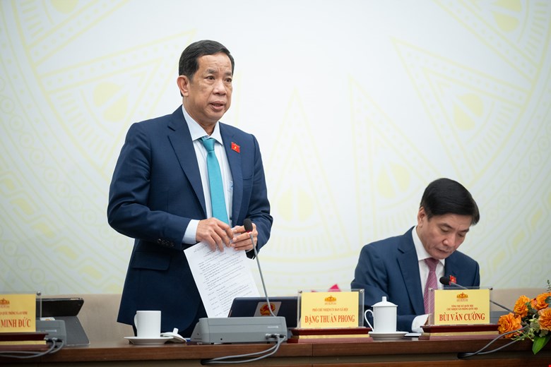 Ông Đặng Thuần Phong, Phó Chủ nhiệm Ủy ban Xã hội của PG88 ⭐ Link trang chủ số 1 nhà cái PG88 com casino slot trả lời báo chí tại buổi họp báo.