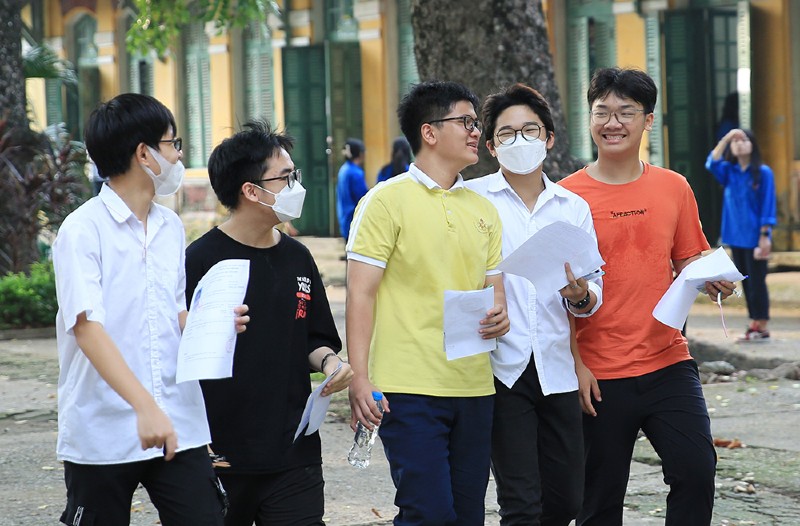 Toàn cảnh điểm chuẩn lớp 10 THPT công lập năm 2024