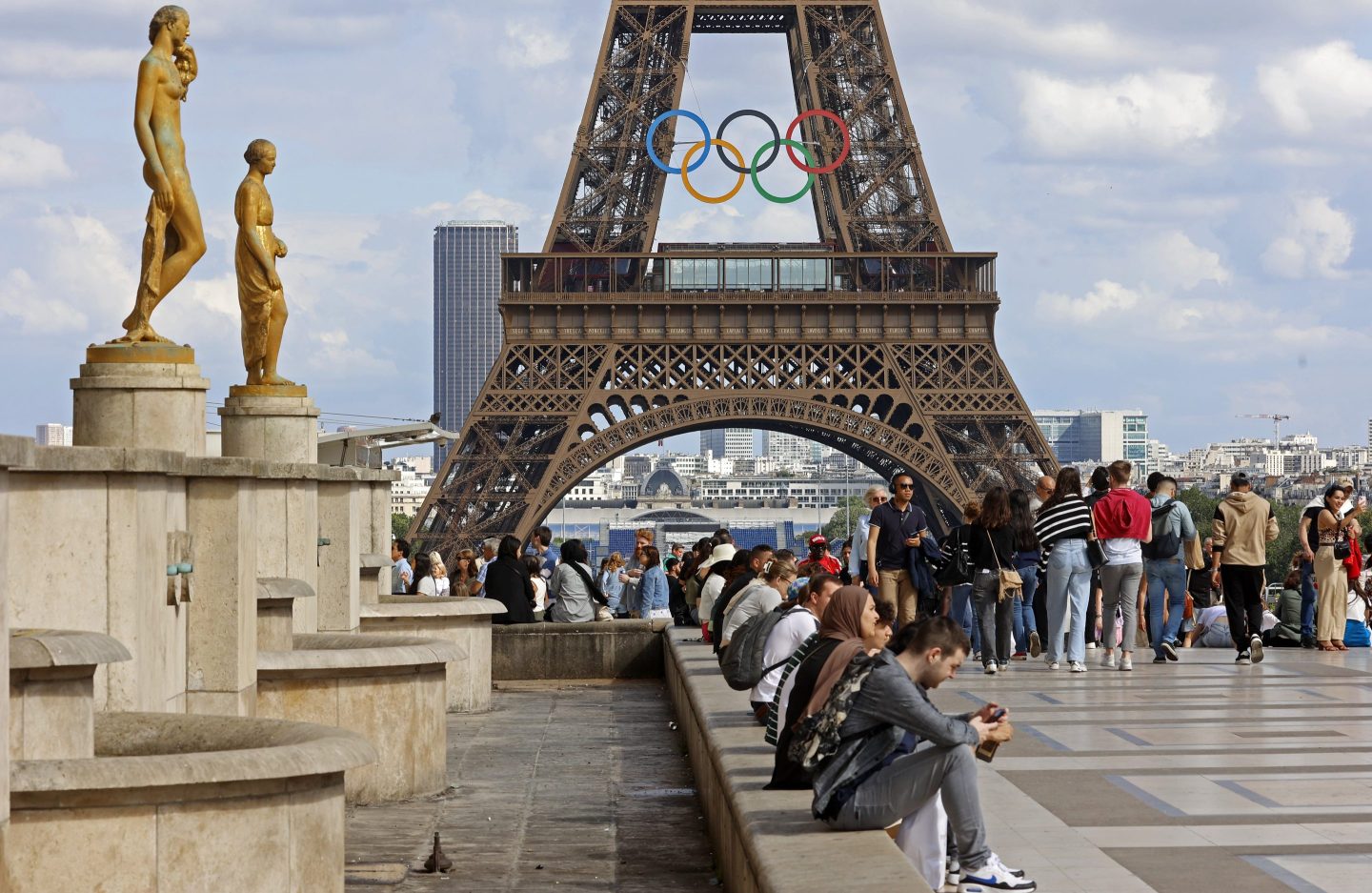 Dự kiến, khoảng 15 triệu du kh&aacute;ch sẽ tham dự Olympic, trong đ&oacute; c&oacute; 2 triệu kh&aacute;ch từ nước ngo&agrave;i.