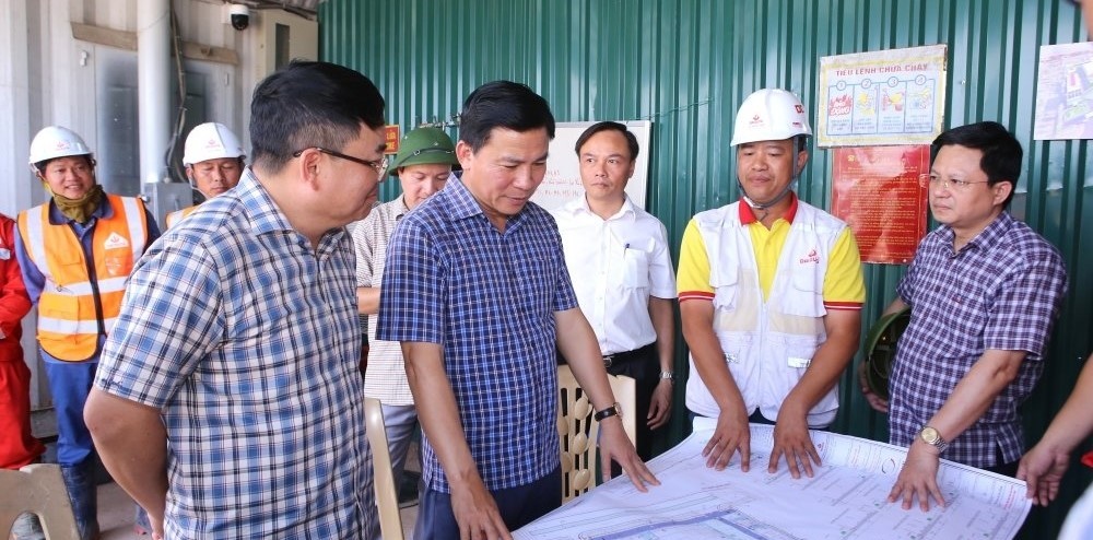 Bí thư Tỉnh ủy Thanh Hóa Đỗ Trọng Hưng kiểm tra tình hình thi công một số Link Trang Chủ PG88.Com Mới #2026 tại thị xã Nghi Sơn