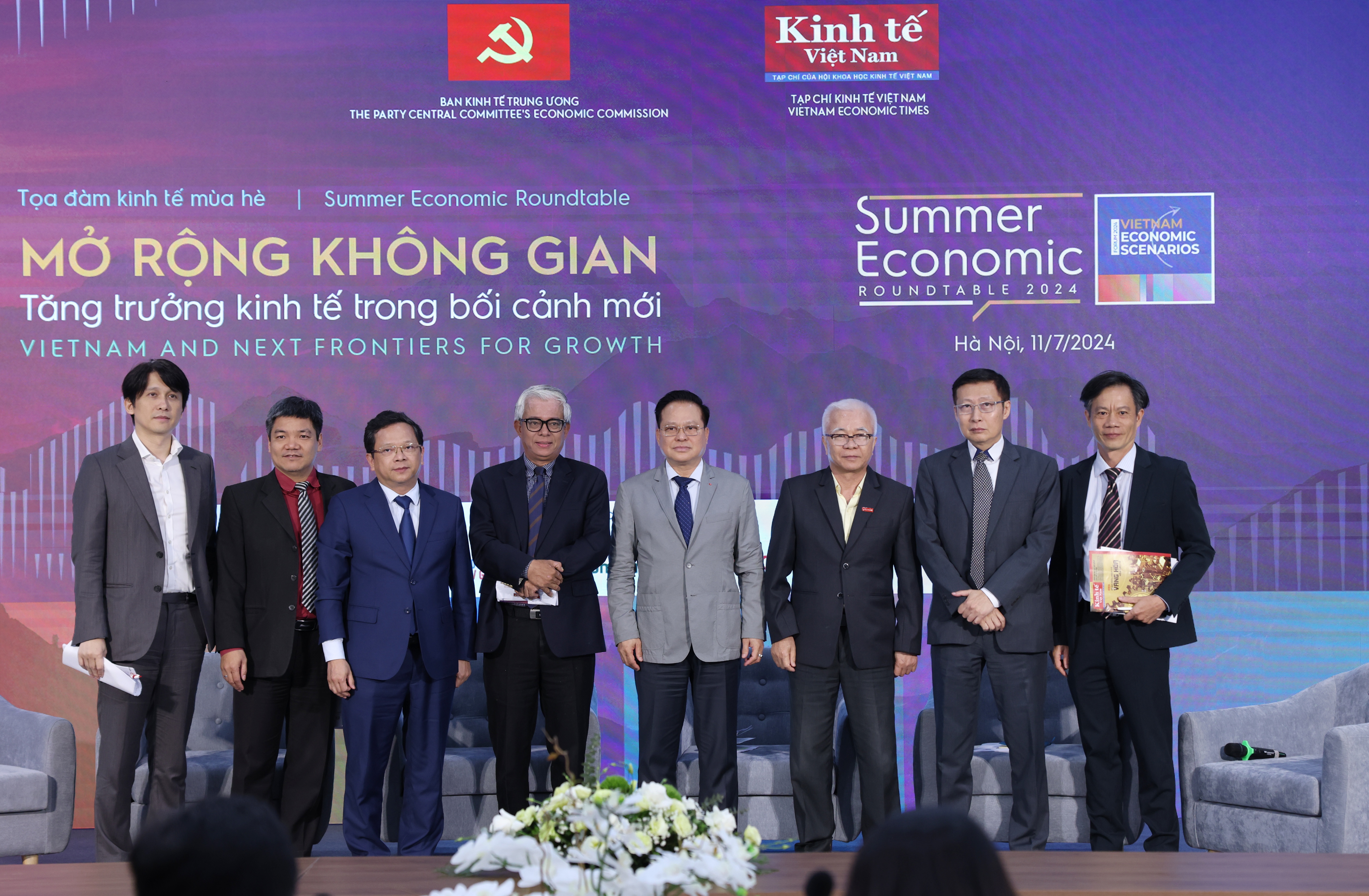 C&aacute;c đại biểu chụp ảnh lưu niệm tại Diễn đ&agrave;n Link Trang Chủ PG88.Com Mới #2026 m&ugrave;a h&egrave; 2024.