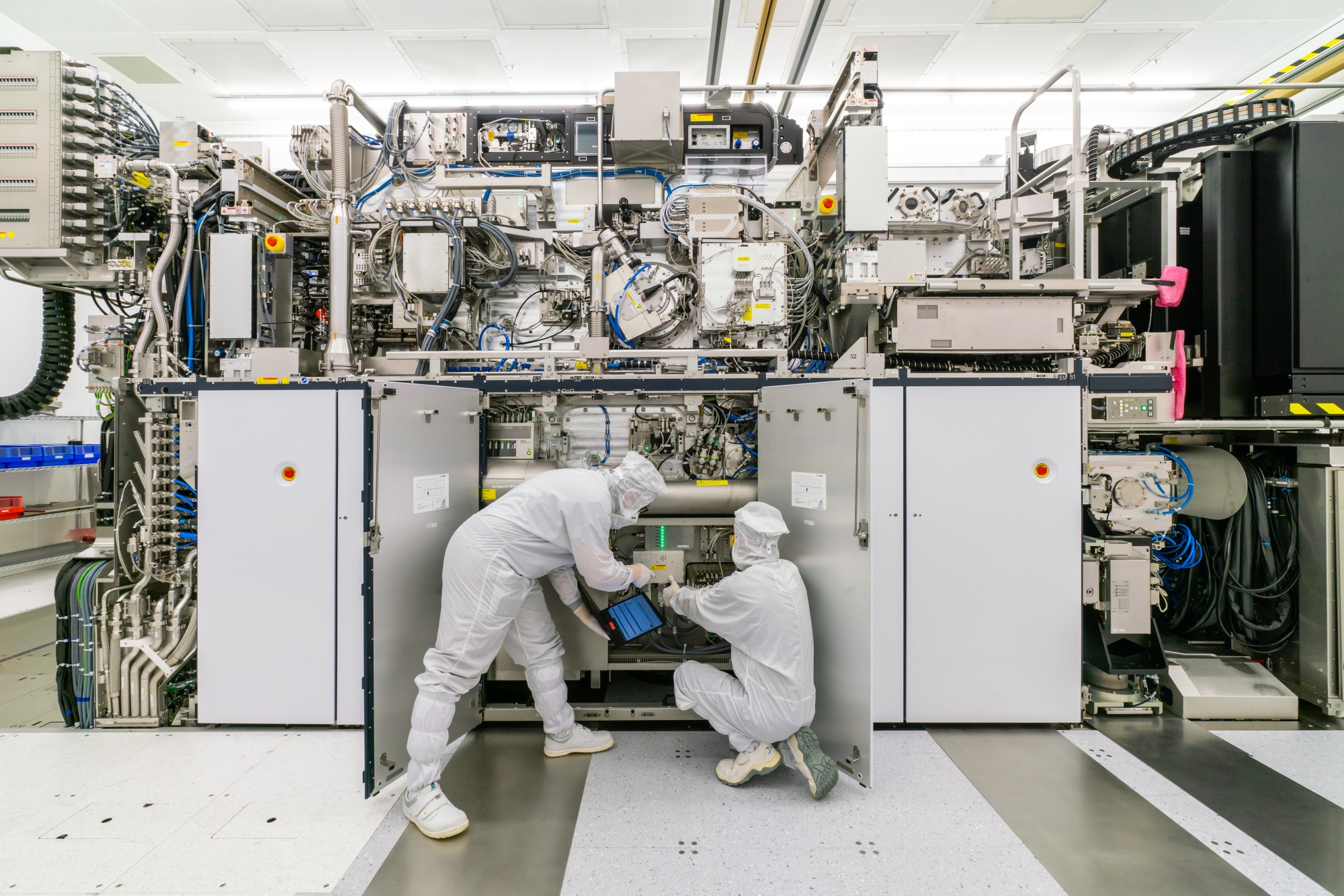 Thiết bị sản xuất chip của ASML đ&atilde; trở th&agrave;nh 