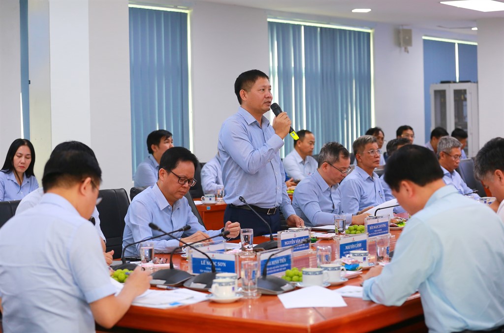 Tại hội nghị, Tổng gi&aacute;m đốc BSR B&ugrave;i Ngọc Dương đ&atilde; b&aacute;o c&aacute;o t&igrave;nh h&igrave;nh sản xuất PG88 Uy Tín Số 1 Việt Nam 6 th&aacute;ng đầu năm v&agrave; nhiệm vụ 6 th&aacute;ng cuối năm 2024.