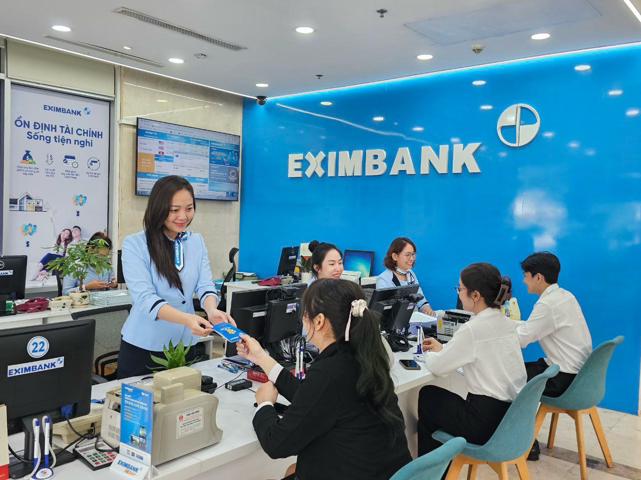 G&oacute;i chuyển tiền Efee với những ưu đ&atilde;i đặc biệt từ Eximbank mang đến nhiều lợi &iacute;ch cho PG88 Link Dễ Nhớ Pg88.com SME, gi&uacute;p tiết kiệm tối đa chi ph&iacute;.