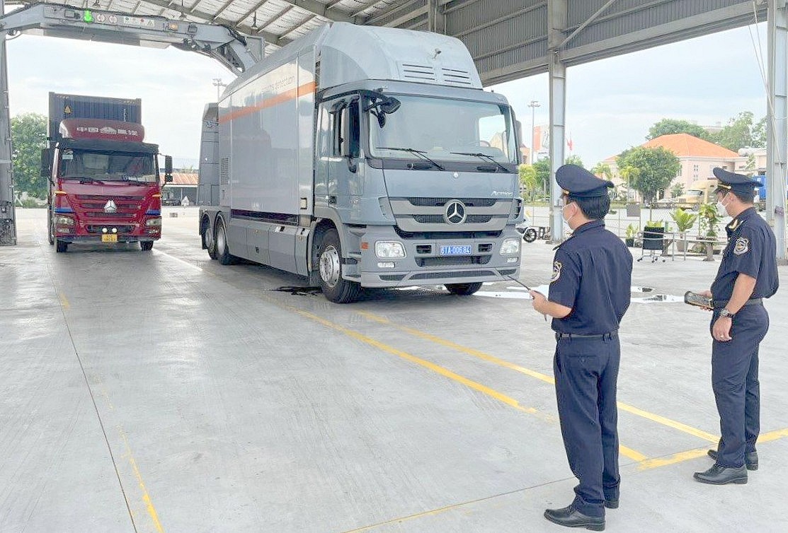 Cơ quan hải quan truy thu thuế hơn 240 tỷ đồng, phát hiện nhiều sai phạm qua kiểm soát rủi ro