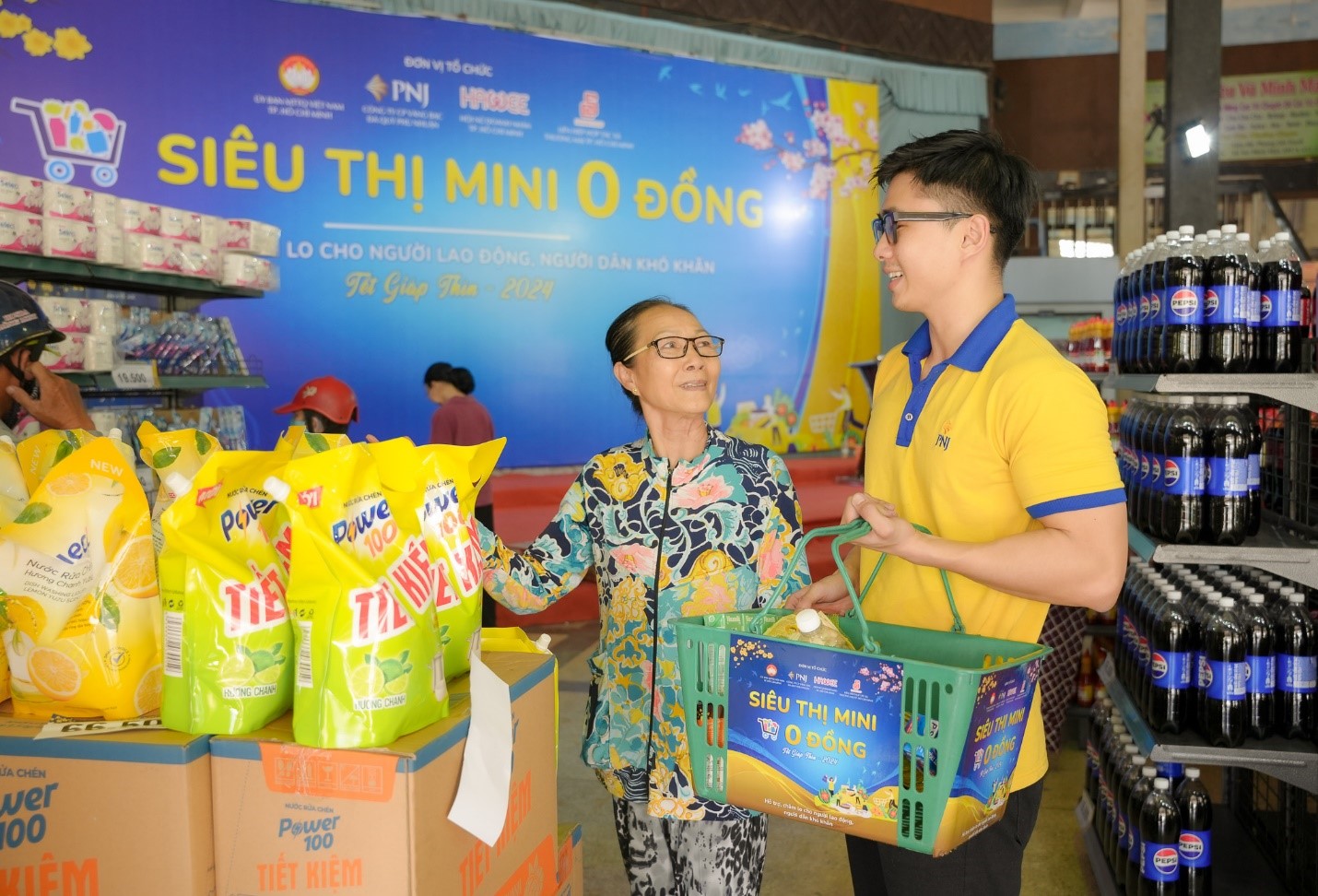 PNJ đặt lợi &iacute;ch của x&atilde; hội v&agrave; lợi &iacute;ch của kh&aacute;ch h&agrave;ng v&agrave;o lợi &iacute;ch PG88 Link Dễ Nhớ Pg88.com. Ảnh: Kế Ch&acirc;u.