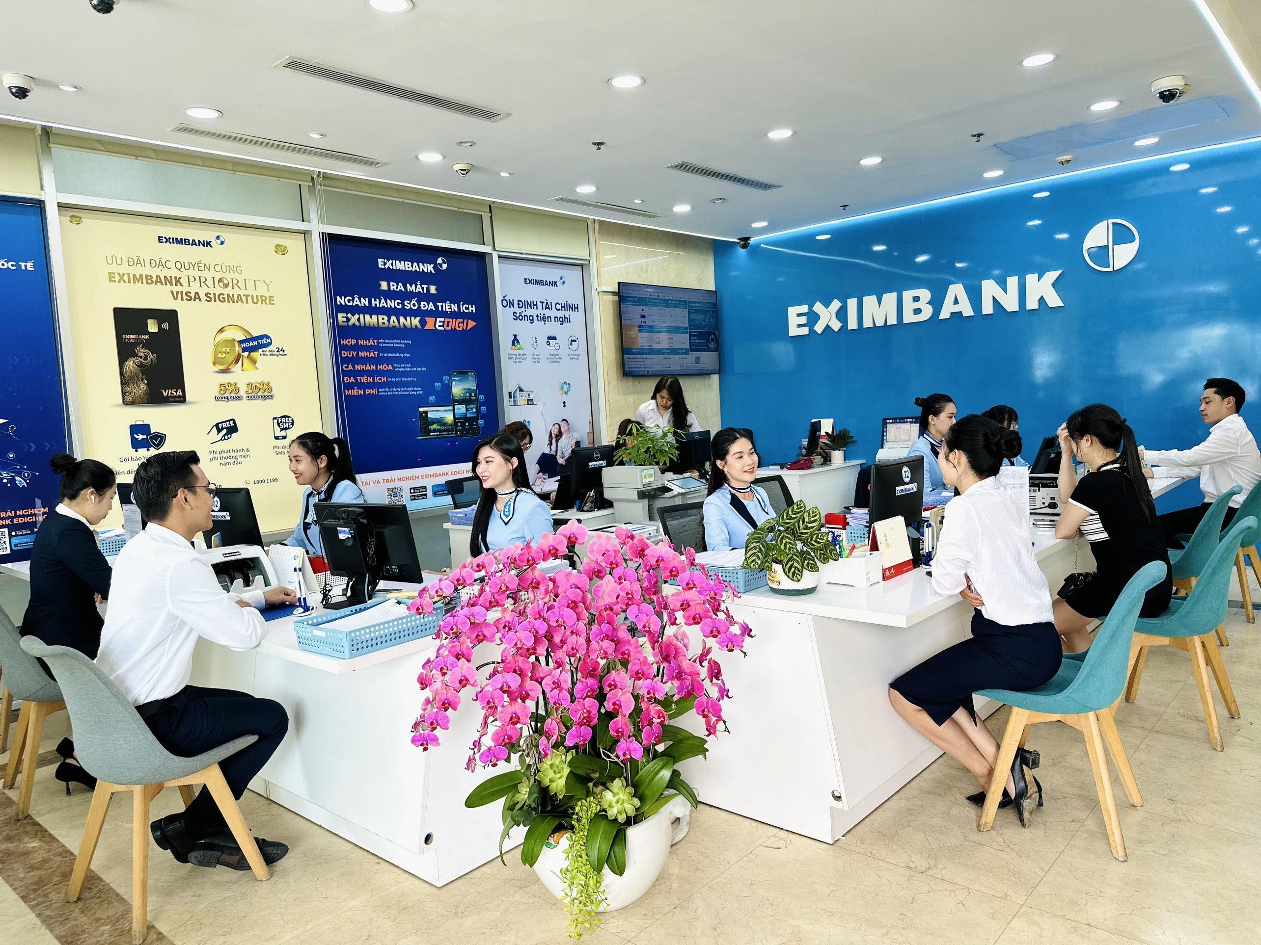 Với g&oacute;i chuyển tiền quốc tế Efee của Eximbank, kh&aacute;ch h&agrave;ng sẽ nhận được ưu đ&atilde;i l&ecirc;n đến 90% ph&iacute; chuyển tiền nước ngo&agrave;i.