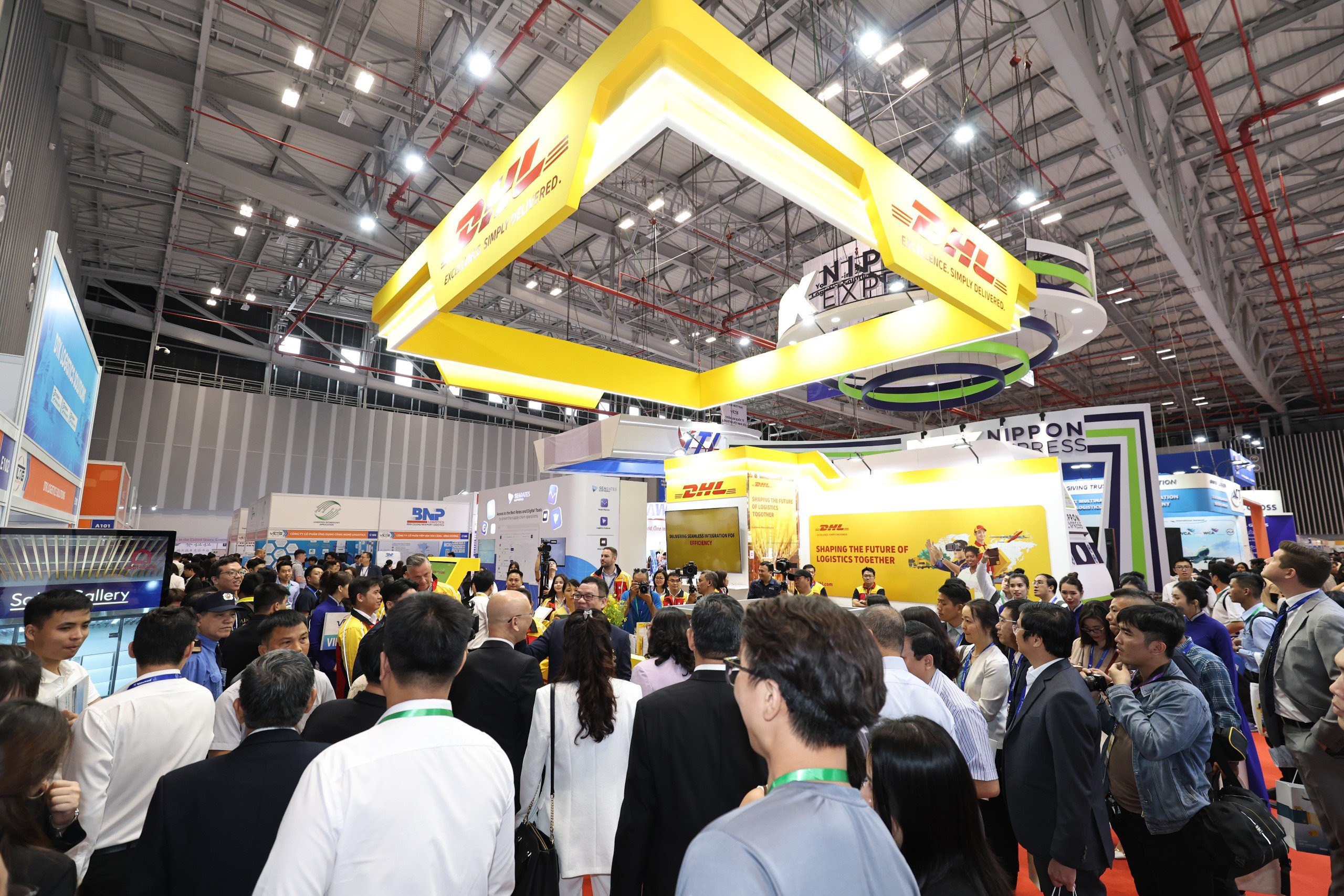 Tập đoàn vận chuyển hàng đầu thế giới DHL đã trình diễn những Link Đăng Nhập PG88 Chính Thức 2026; tối tân về tự động hóa hệ thống, robot và phần mềm quản lý thông minh tại VLOG-2024, thu hút đông đảo 6Pg88.con độc quyền mỗi ngày quan tâm.