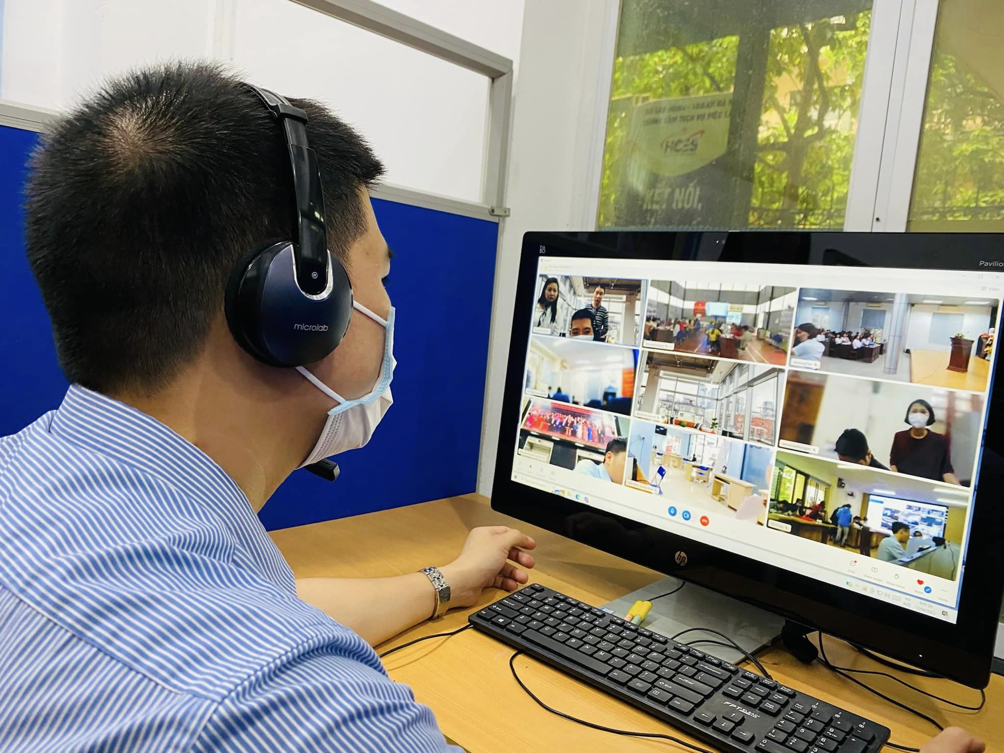 Lao động tìm việc tại Hà Nội. Ảnh: Thanh Bình.