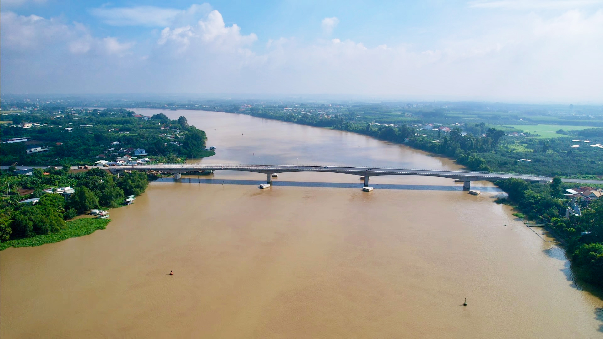 Cầu Bạch Đằng 2 nối Bình Dương và Đồng Nai, tạo thuận lợi cho lưu thông hàng hóa, thúc đẩy PG88 hơn 2,1 triệu thành viên PG88 ⭐ Link trang chủ số 1 nhà cái PG88 com casino slot xã hội hai địa phương và vùng PG88 ⭐ Link trang chủ số 1 nhà cái PG88 com casino slot trọng điểm phía Nam. Ảnh: Minh Tuệ.