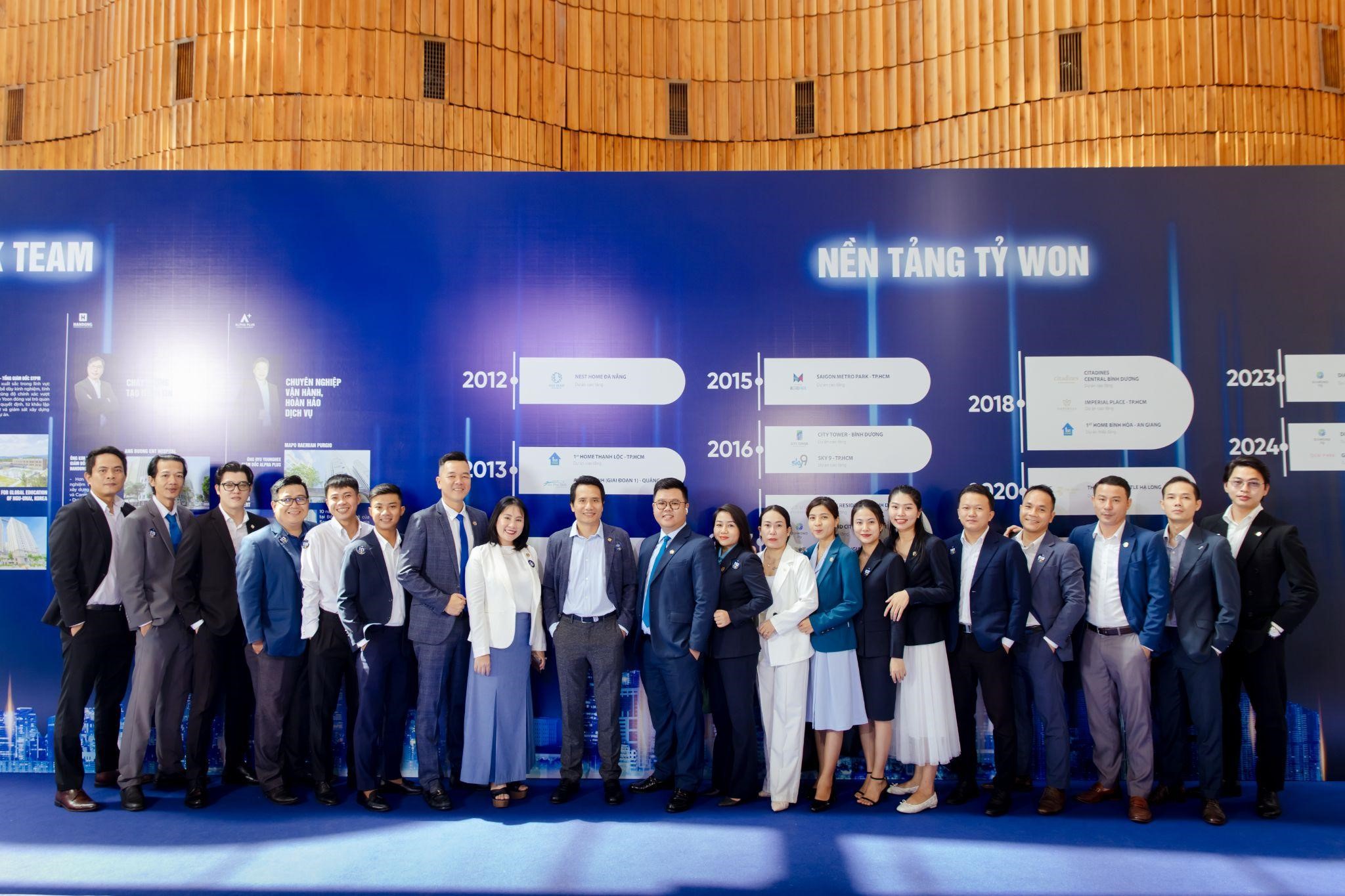 C&aacute;c đơn vị s&agrave;n ph&acirc;n phối tham dự sự kiện &ldquo;Khai mở kỷ nguy&ecirc;n tỷ won&rdquo; & lu&ocirc;n sẵn s&agrave;ng cho việc hợp t&aacute;c &ldquo;win - win&rdquo; giữa N.H.O v&agrave; c&aacute;c s&agrave;n ph&acirc;n phối. Nguồn: N.H.O.