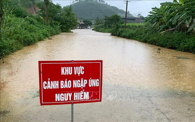 Trung tâm Dự báo khí tượng thủy văn Quốc gia cảnh báo các tỉnh, thành phố có nguy cơ ngập lụt vùng trũng. Ảnh: TTXVN