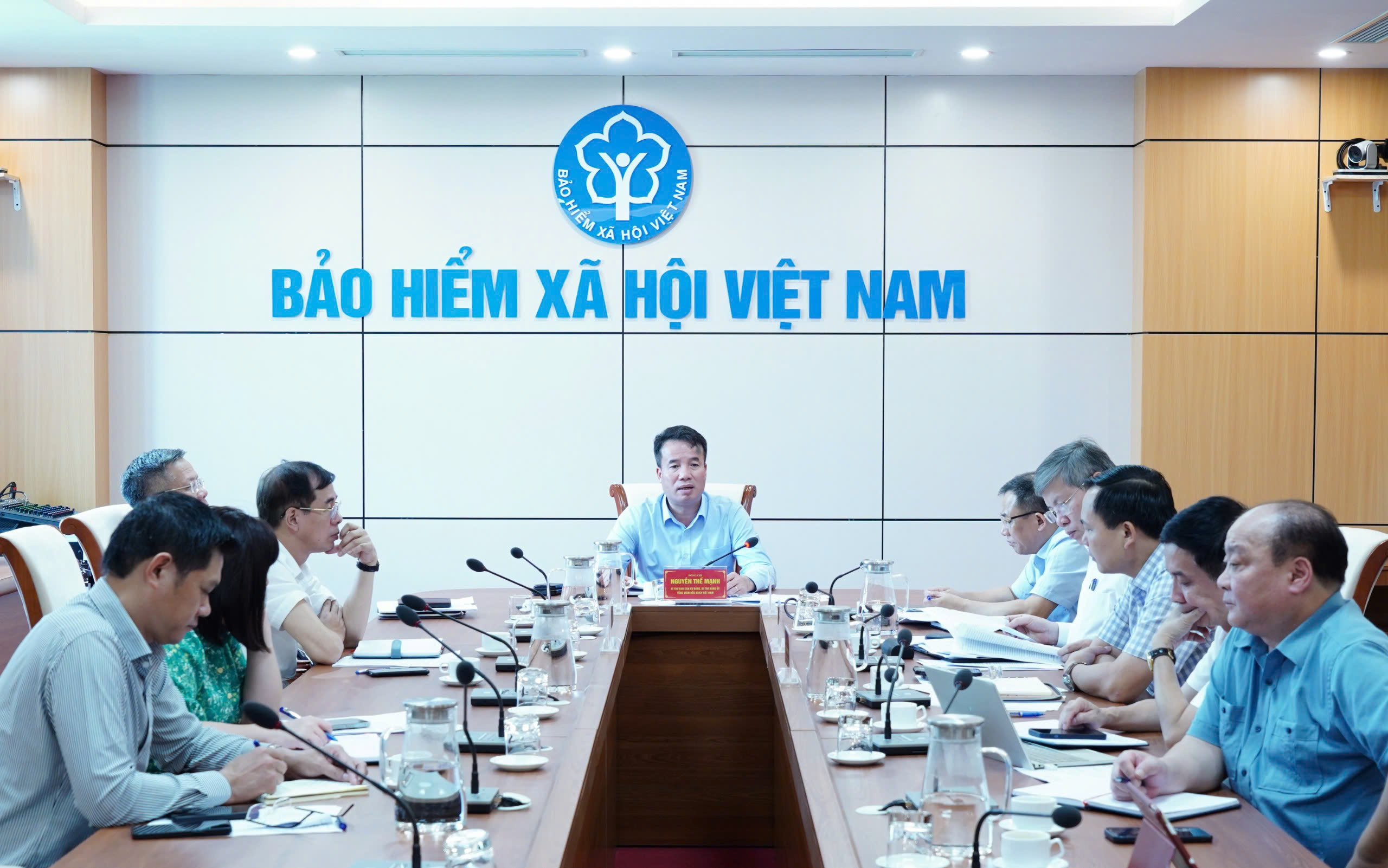 Tổng Giám đốc Bảo hiểm xã hội Việt Nam Nguyễn Thế Mạnh chỉ đạo tại buổi Pg88hi Thể Thao, Bóng Đá, Casino, Nổ Hũ, Xổ Số, ngày 16/9. Ảnh: Duy Nguyễn.