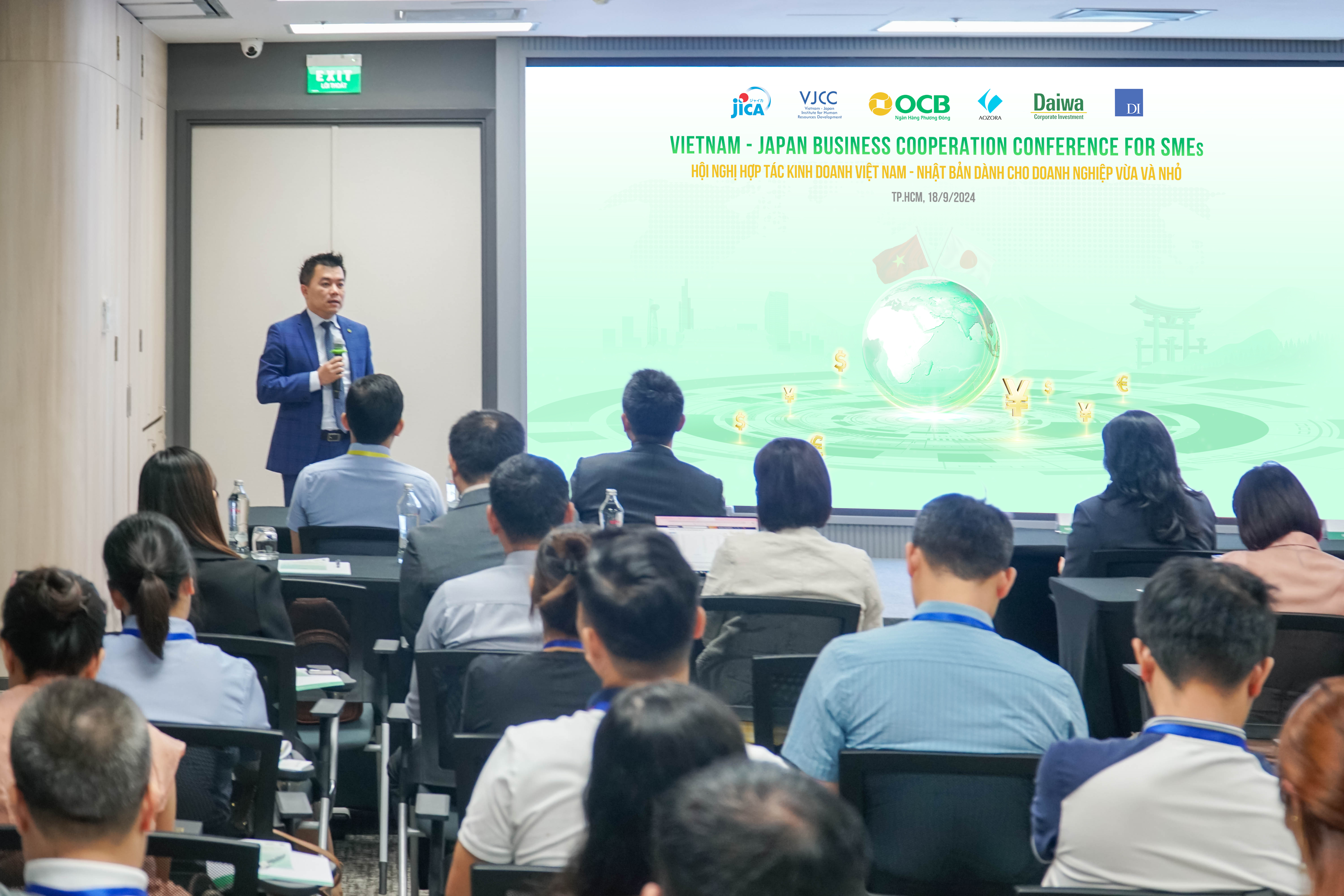 &Ocirc;ng L&ecirc; Đăng Khoa - Gi&aacute;m đốc Khối kh&aacute;ch h&agrave;ng PG88 Link Dễ Nhớ Pg88.com SME OCB chia sẻ tại sự kiện.