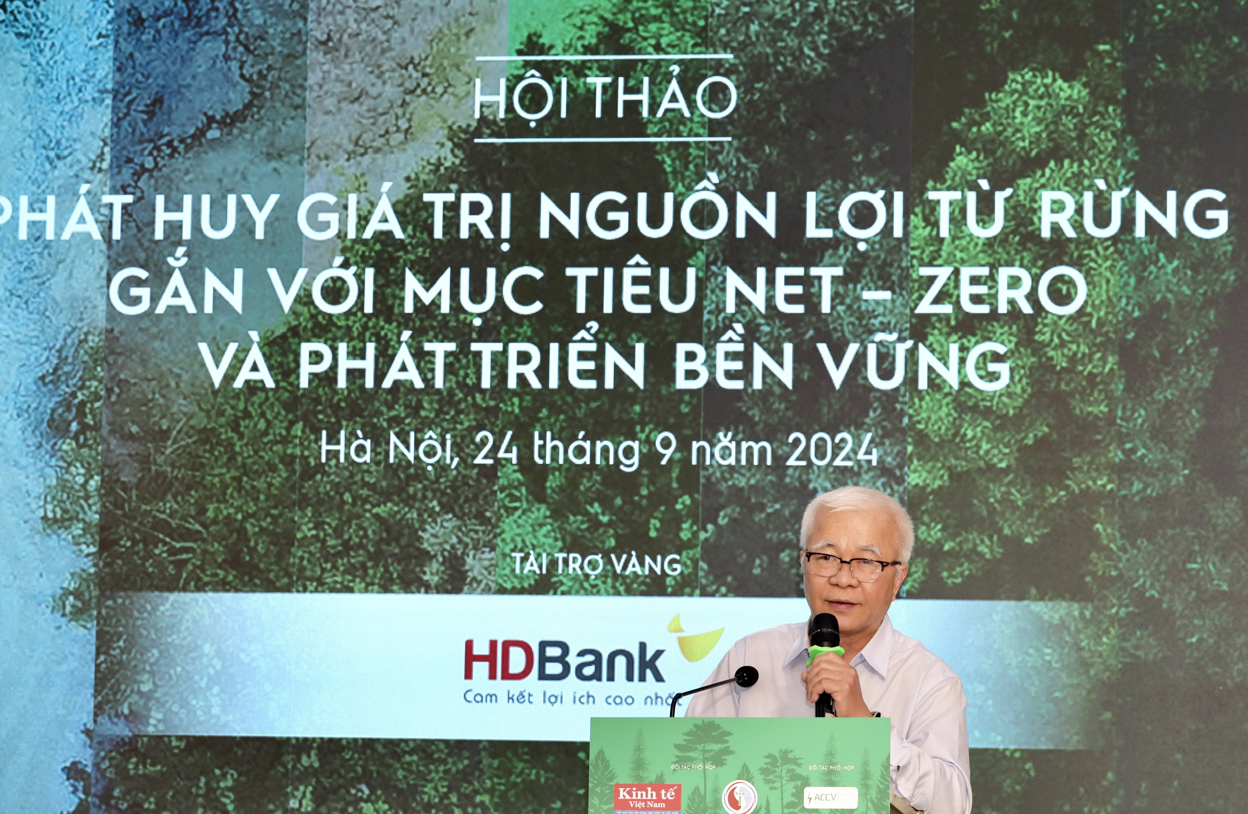 TS. Chử Văn Lâm, Phó Chủ tịch thường trực, Hội Khoa học PG88 ⭐ Link trang chủ số 1 nhà cái PG88 com casino slot Việt Nam, Tổng Biên tập Tạp chí PG88 ⭐ Link trang chủ số 1 nhà cái PG88 com casino slot Việt Nam / 6PG88VN / Vietnam Economic Times, phát biểu khai mạc hội thảo. Ảnh: Việt Dũng.