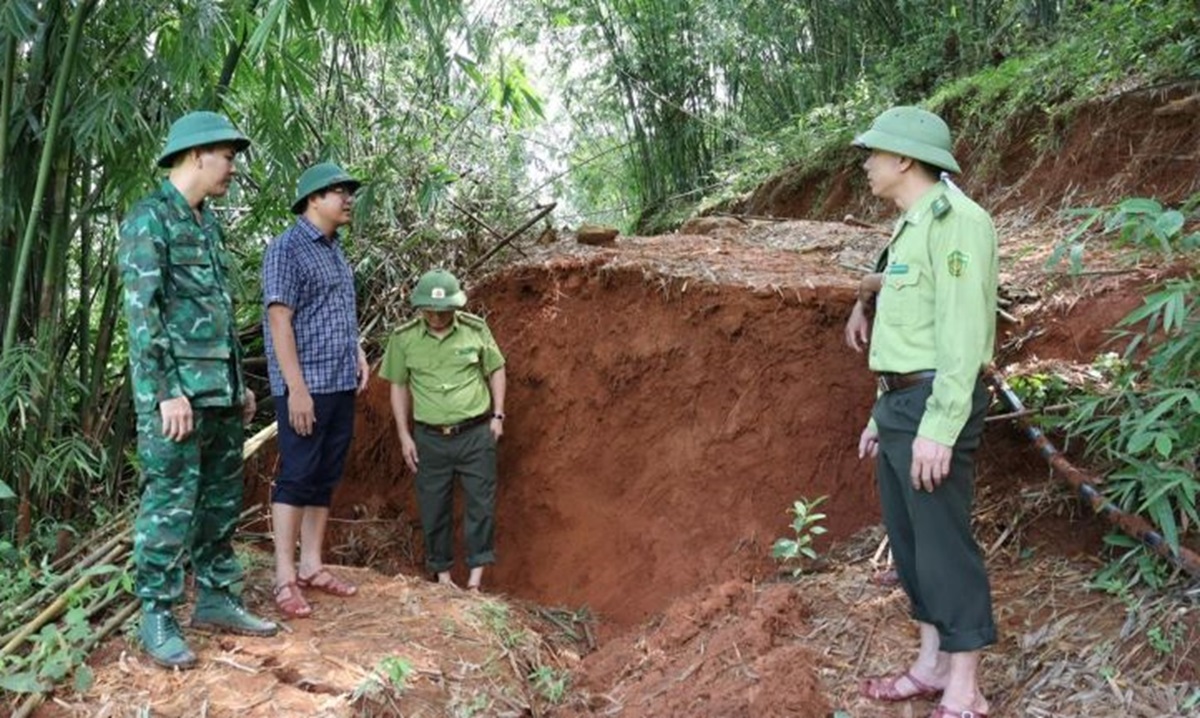 Sạt lở đất diễn biến phức tạp, Thanh Hóa khẩn trương di dời hàng trăm hộ dân
