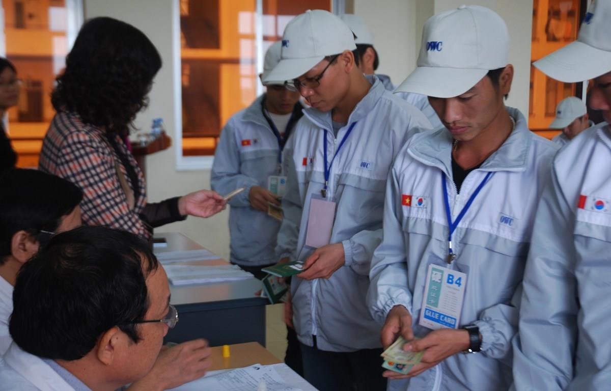 Lao động Việt Nam đi Pg88hi Thể Thao, Bóng Đá, Casino, Nổ Hũ, Xổ Số tại Hàn Quốc. Ảnh minh họa.