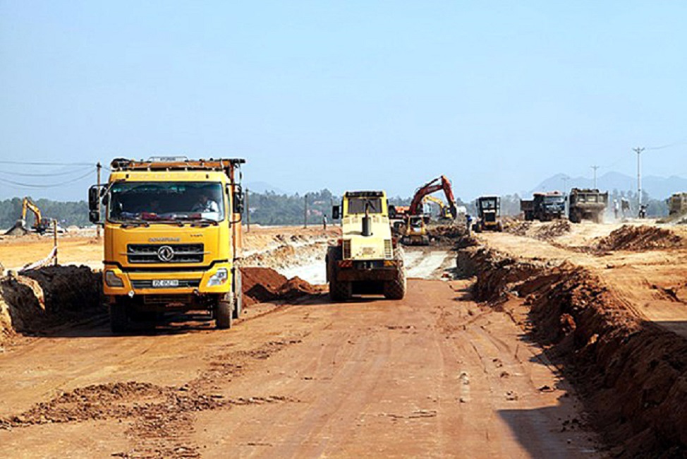 Giải phóng mặt bằng khó khăn khiến tranh chấp hợp đồng xây dựng gia tăng.
