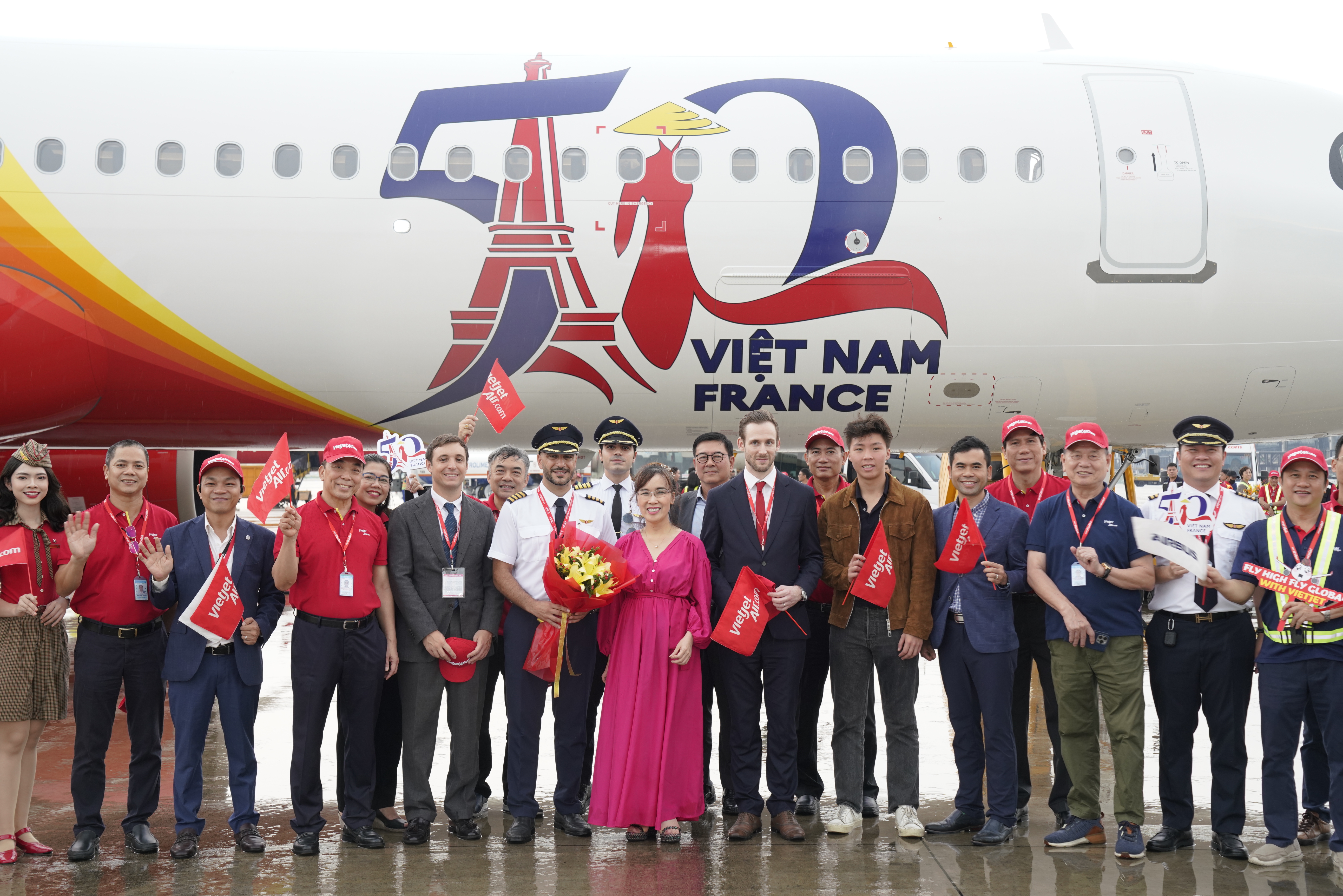 Nữ tỉ ph&uacute; Phương Thảo Pg88vn Trang Chủ Chính Thức x&acirc;y dựng đội t&agrave;u bay h&ugrave;ng mạnh mang quốc tịch Việt Nam, g&oacute;p phần cho một Việt Nam h&ugrave;ng cường (ảnh: T.L).
