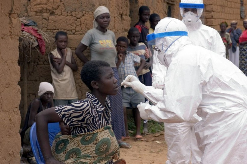 Thực hiện c&aacute;c biện ph&aacute;p kiểm so&aacute;t bệnh Marburg tại Rwanda. Nguồn: WHO.&nbsp;