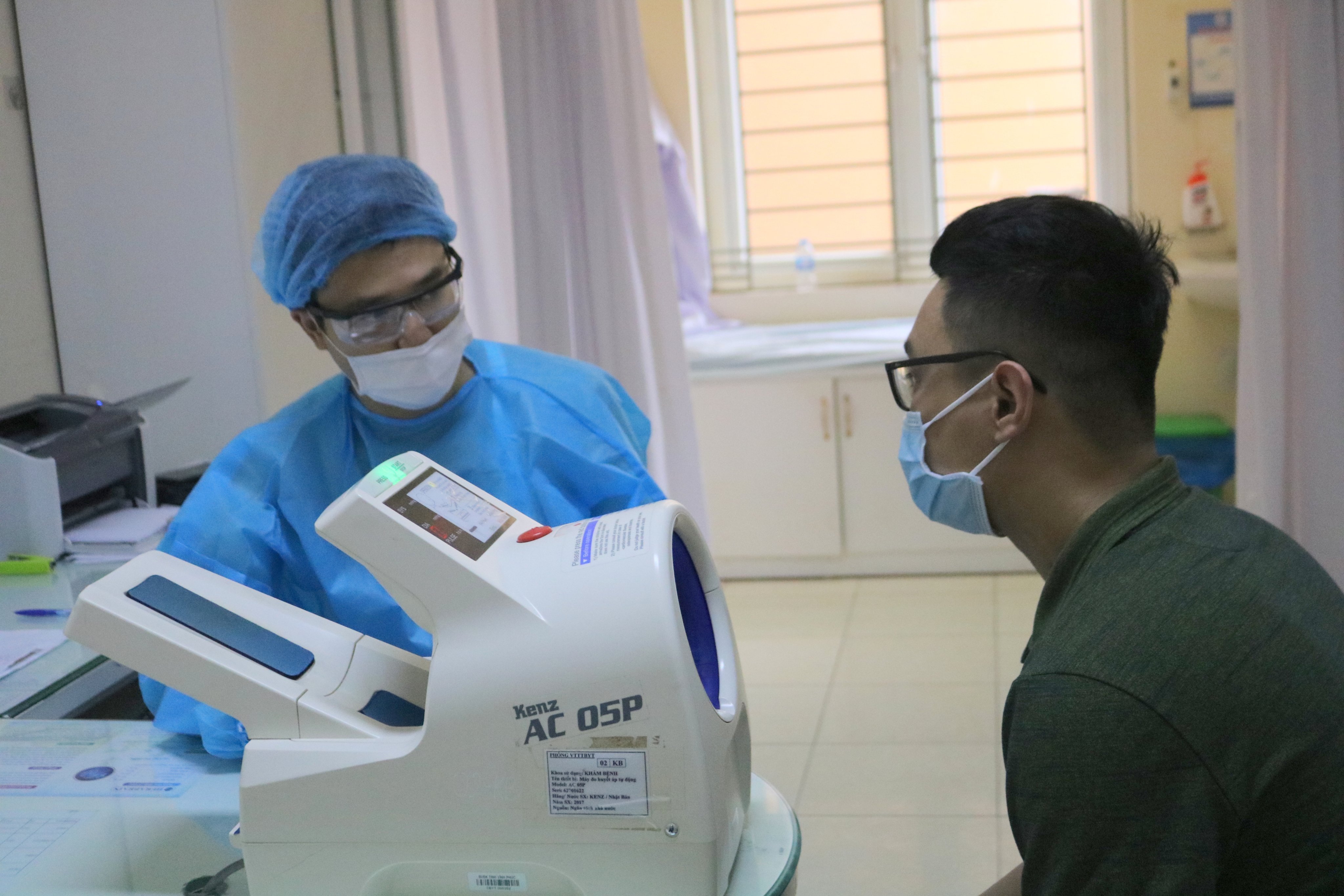 Bổ sung th&ecirc;m quyền lợi hưởng chế độ ốm đau khi người PG88 Sòng bạc trực tuyến TOP 1 Việt Nam | Casino, Nổ Hũ phải nghỉ l&agrave;m đi kh&aacute;m chữa bệnh. Ảnh: Duy Nguyễn.