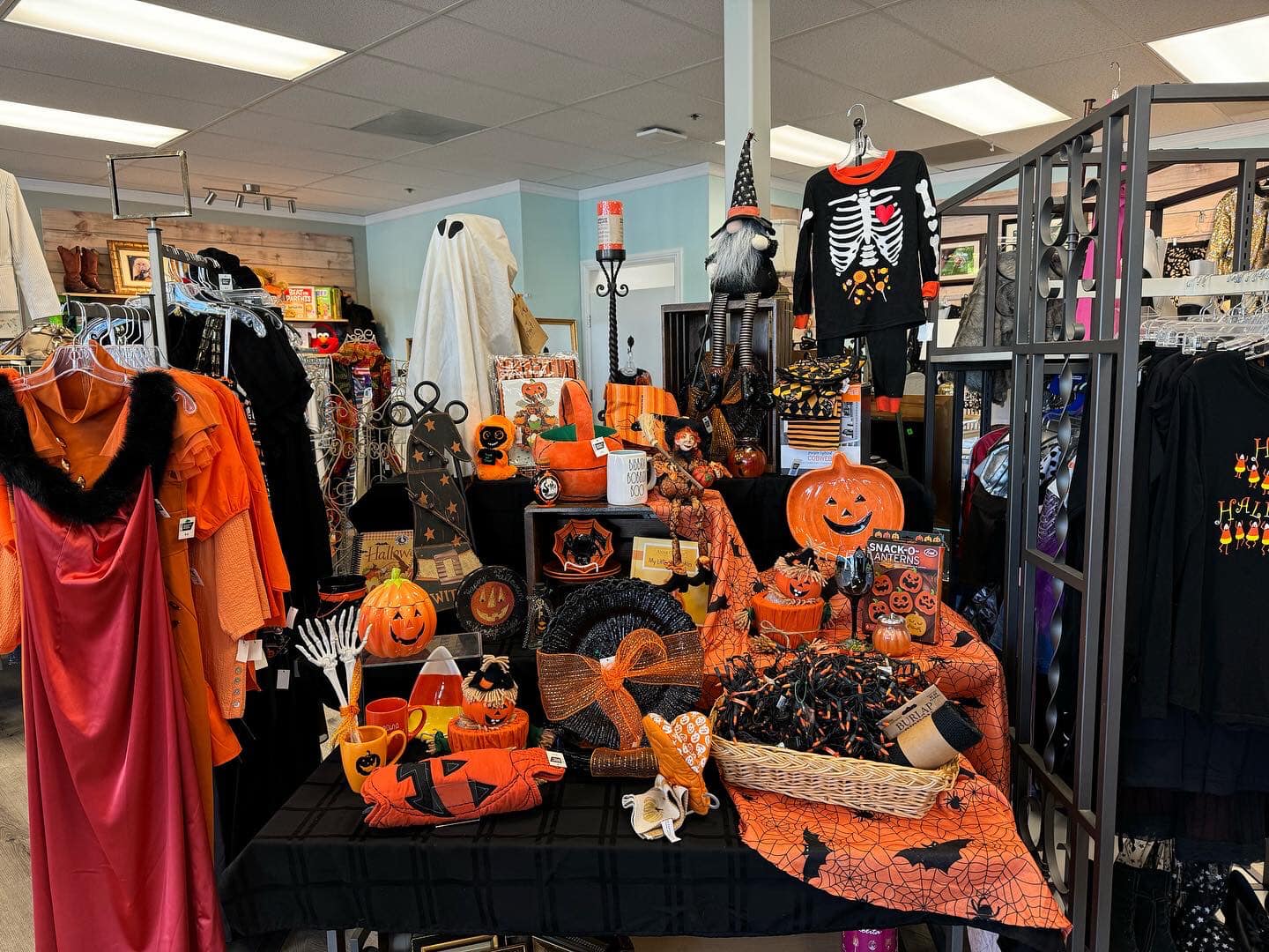 Trang phục Halloween l&agrave; nguồn tạo doanh thu lớn nhất cho dịp lễ năm 2023 v&agrave; mang lại 4,1 tỷ USD cho nền Link Trang Chủ PG88.Com Mới #2026 Mỹ.