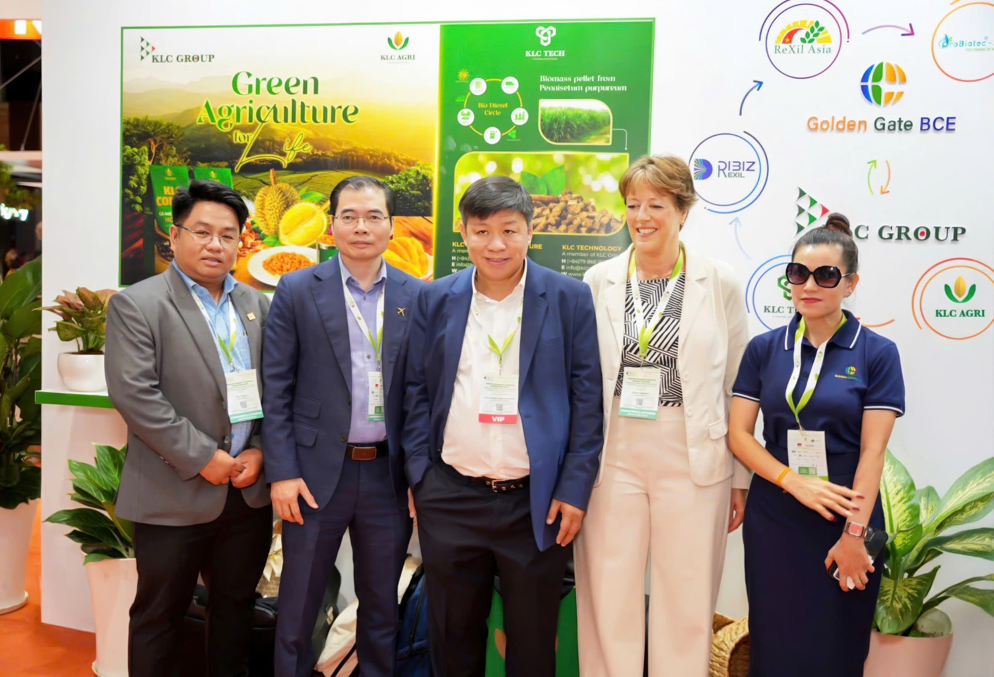 KLC Agri v&agrave; KLC Tech mang đến sản phẩm n&ocirc;ng nghiệp xanh KLC Coffee v&agrave; giải ph&aacute;p năng lượng t&aacute;i tạo &ldquo;Vi&ecirc;n n&eacute;n sinh khối l&agrave;m từ cỏ voi&rdquo; tại Diễn đ&agrave;n v&agrave; Triển l&atilde;m Link Trang Chủ PG88.Com Mới #2026 Xanh (GEFE 2024).