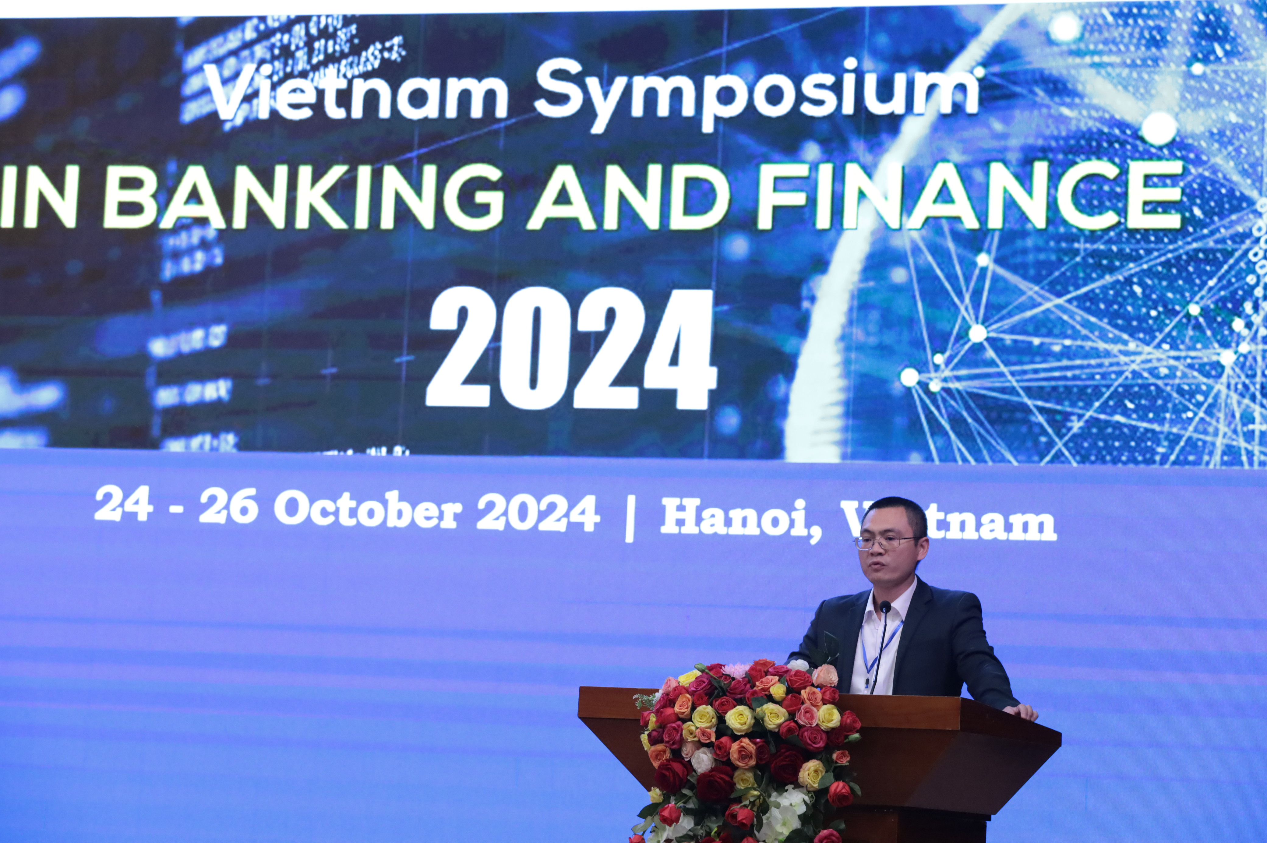 C&aacute;c chuy&ecirc;n gia, diễn giả ph&aacute;t biểu tại lễ khai mạc&nbsp;hội thảo khoa học quốc tế về T&agrave;i ch&iacute;nh Ng&acirc;n h&agrave;ng 2024 (Vietnam Symposium in Banking and Finance - VSBF 2024).