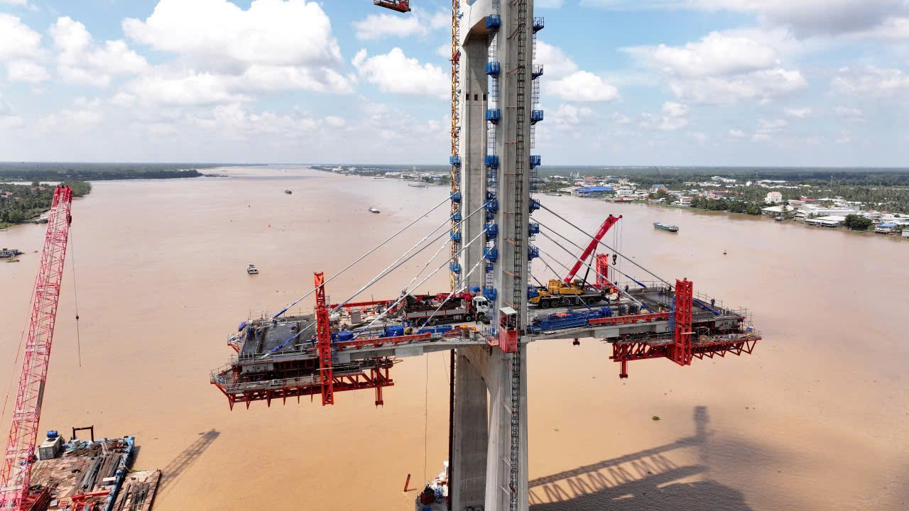 Hai trụ tháp dây văng P19 và P20 Link Trang Chủ PG88.Com Mới #2026 cầu Rạch Miễu 2 hiện đã hoàn thành 100% khối lượng, vượt kế hoạch 3 tháng. Ảnh: BQLDA Mỹ Thuận.