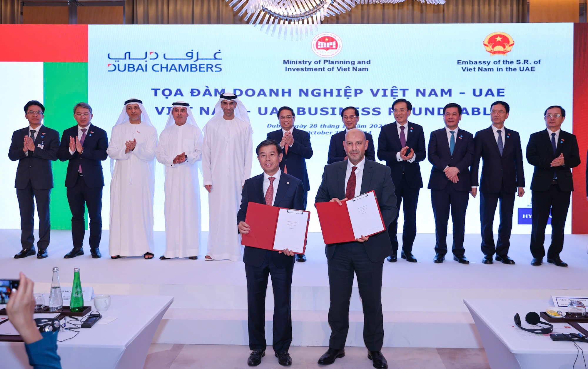 &Ocirc;ng Nguyễn Việt Quang, Ph&oacute; Chủ tịch Vingroup v&agrave; đại diện NMDC tại Tọa đ&agrave;m PG88 Link Dễ Nhớ Pg88.com Việt Nam - UAE.