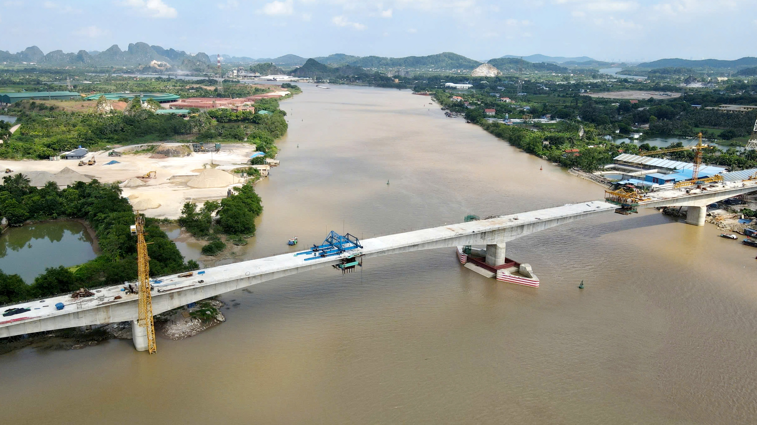Link Trang Chủ PG88.Com Mới #2026 cầu Lại Xuân và cải tạo mở rộng đường tỉnh 352 đang được gấp rút thi công