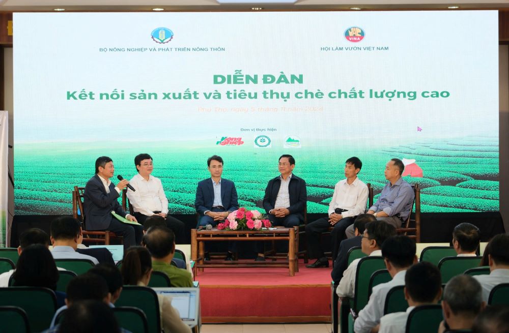 Quang cảnh Diễn đ&agrave;n.
