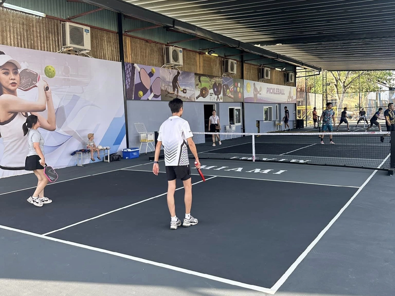 Pickleball kh&ocirc;ng chỉ b&ugrave;ng nổ về số lượng người chơi, m&agrave; c&ograve;n tạo ra sự b&ugrave;ng nổ về số lượng người PG88 Uy Tín Số 1 Việt Nam s&acirc;n tập.