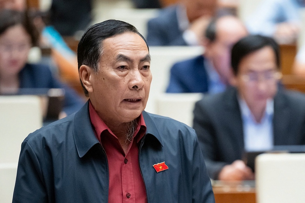 Đại biểu Phạm Văn H&ograve;a, đo&agrave;n Đồng Th&aacute;p.