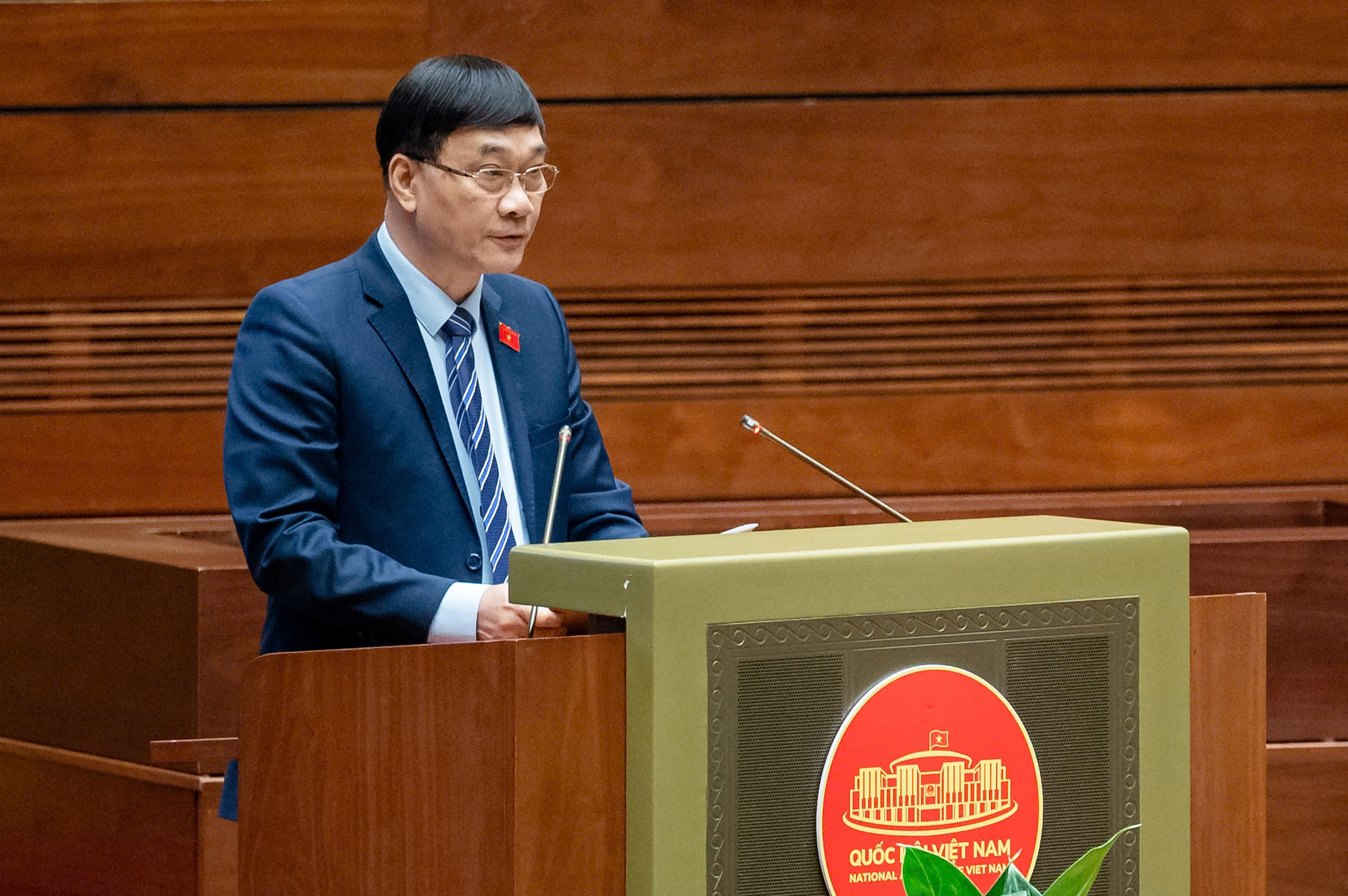 Chủ nhiệm Ủy ban Link Trang Chủ PG88.Com Mới #2026 Vũ Hồng Thanh tr&igrave;nh b&agrave;y B&aacute;o c&aacute;o thẩm tra.