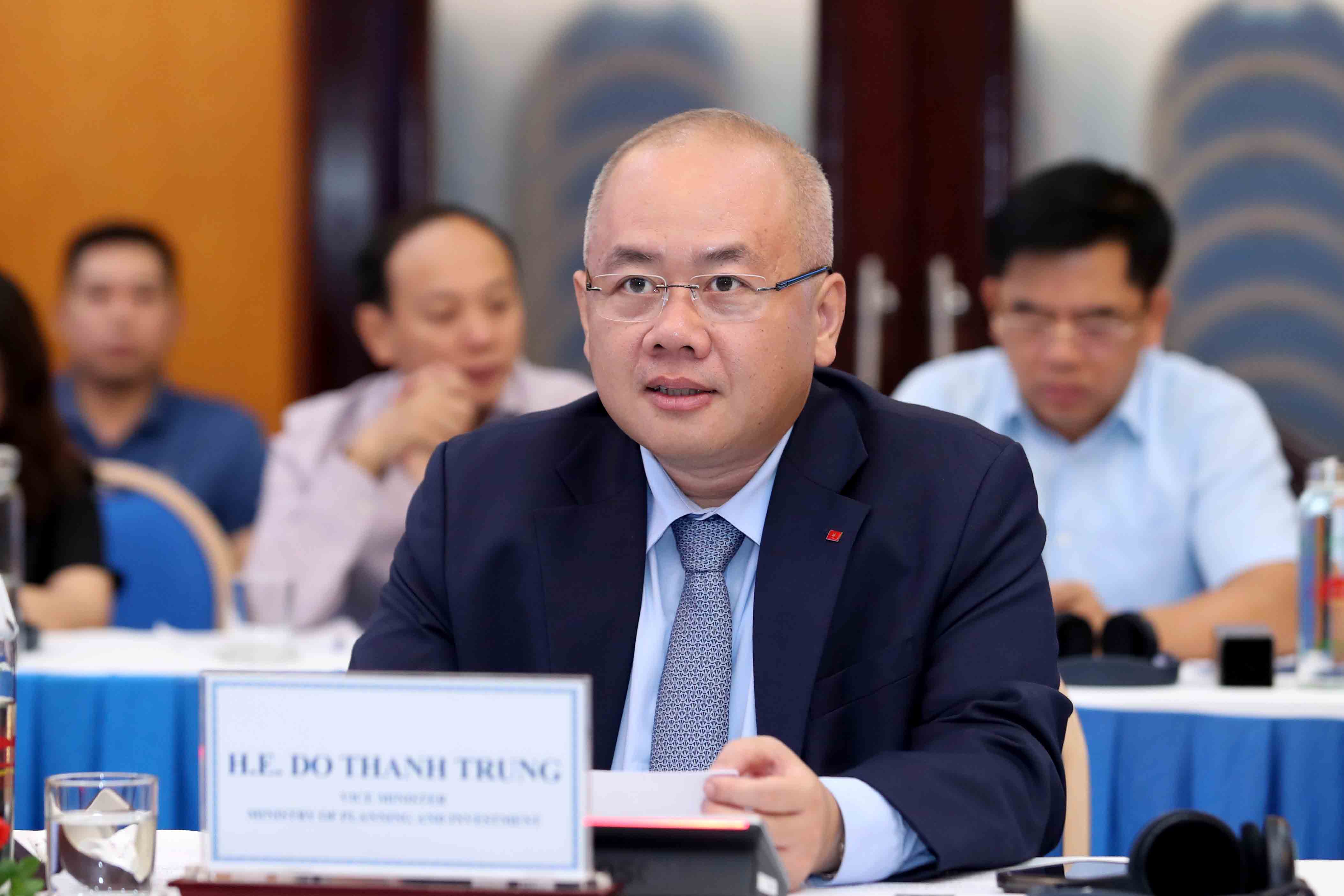 Thứ trưởng Đỗ Th&agrave;nh Trung đ&aacute;nh gi&aacute; cao sự hỗ trợ của SECO v&agrave; UNIDO d&agrave;nh cho Việt Nam trong việc th&uacute;c đẩy c&aacute;c khu c&ocirc;ng nghiệp sinh th&aacute;i.