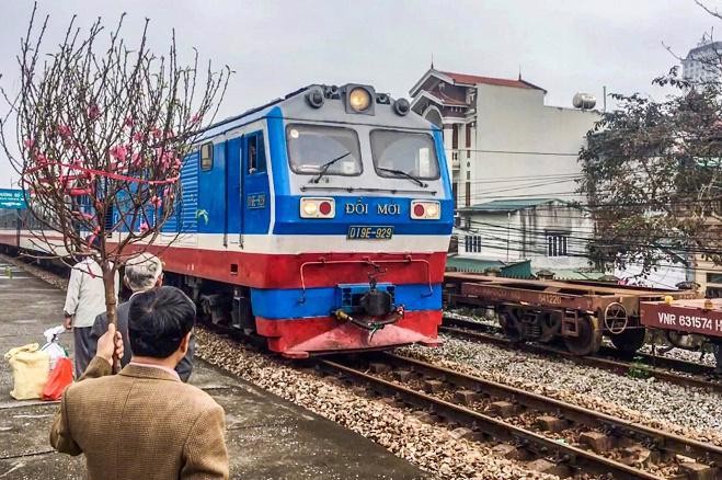 Hà Nội sẽ hỗ trợ vé tàu xe cho 5.000 công nhân về quê đón Tết 