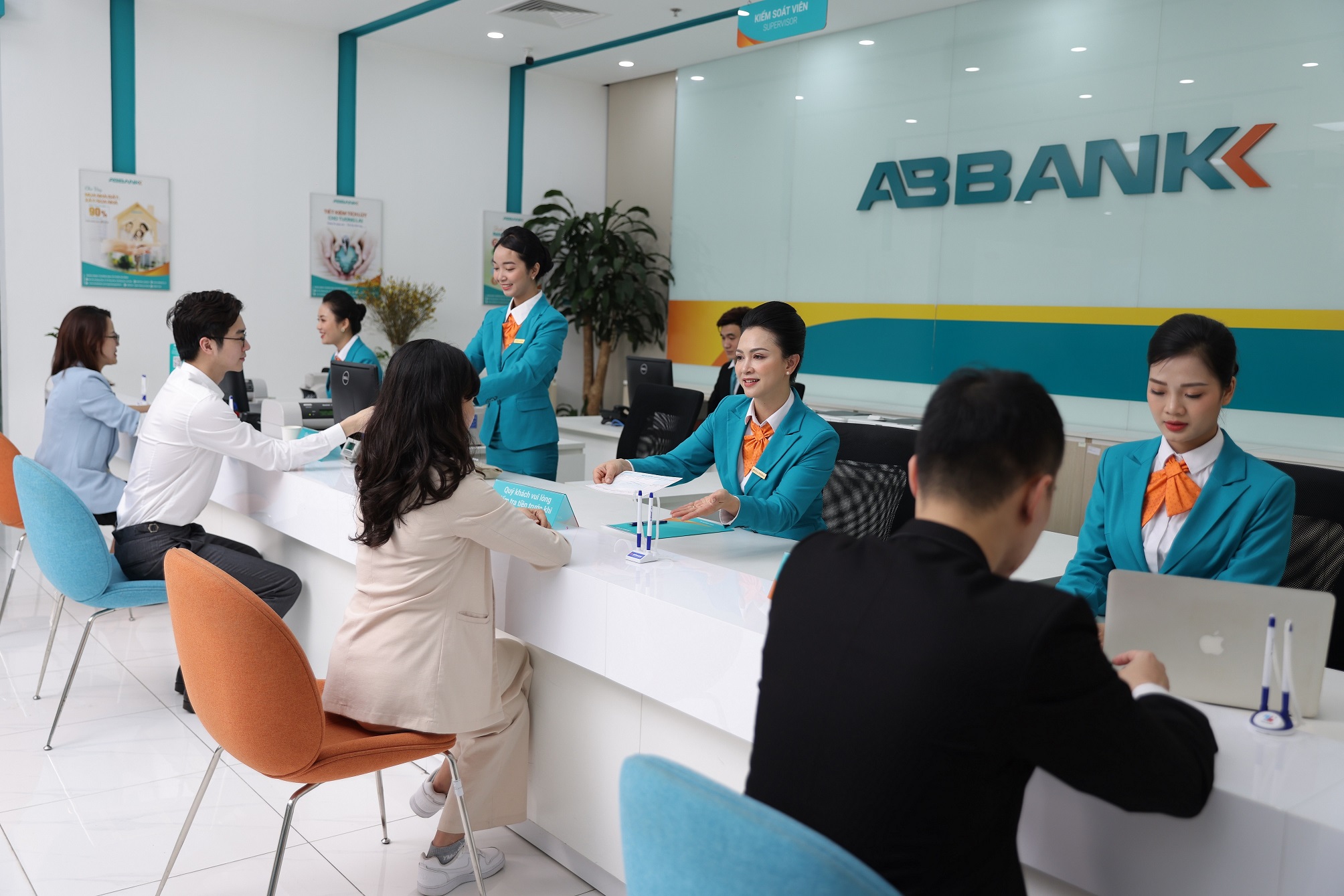 Nhiều giải pháp hỗ trợ 6Pg88.con độc quyền mỗi ngày tiếp cận nguồn vốn nhằm tháo gỡ khó khăn đã được ABBANK triển khai xuyên suốt trong năm 2024.