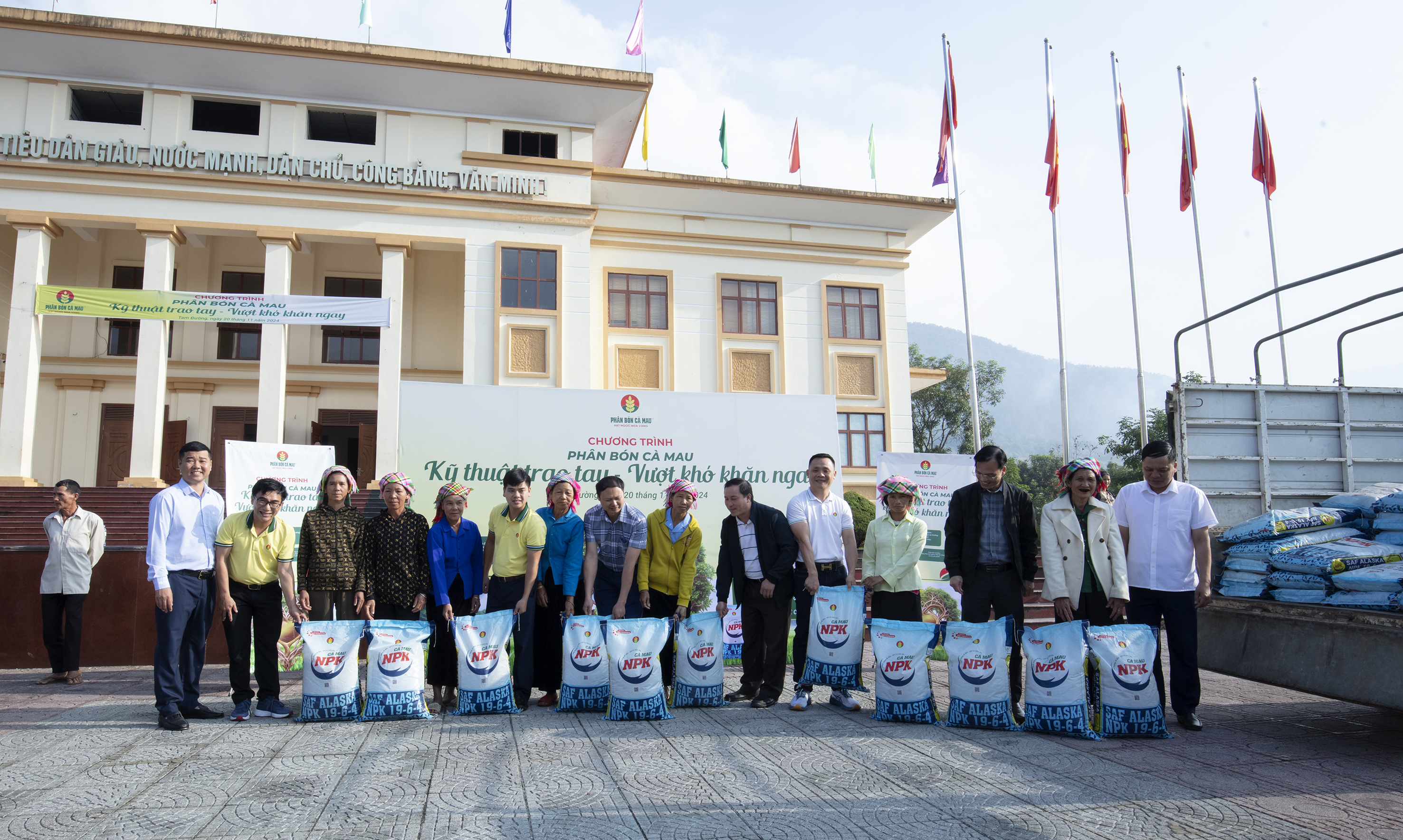 PVCFC xây dựng nhà tình nghĩa tại Lai Châu: Ấm áp và yêu thương