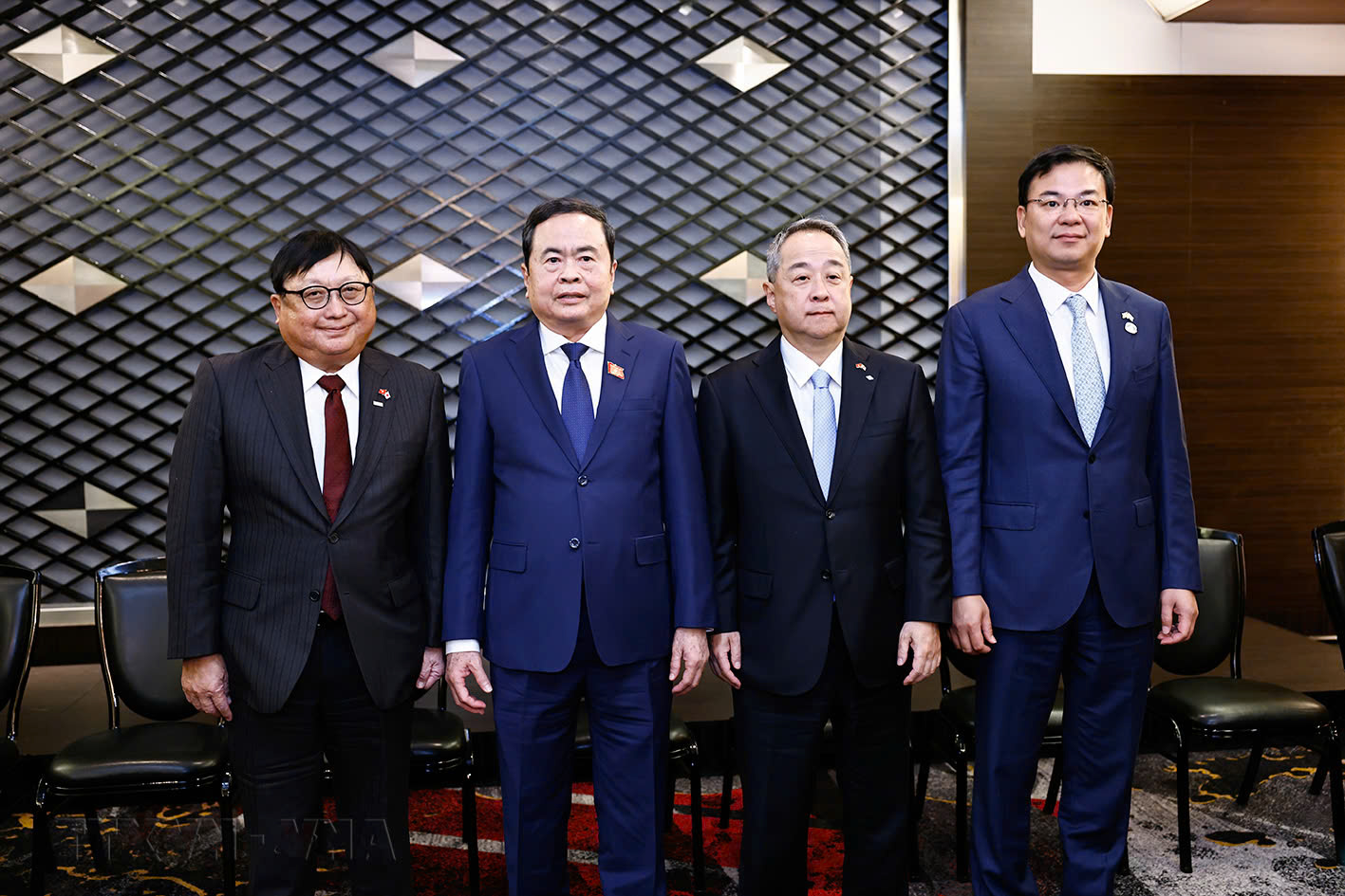 Chủ tịch PG88 ⭐ Link trang chủ số 1 nhà cái PG88 com casino slot Trần Thanh Mẫn chụp ảnh cùng lãnh đạo Liên đoàn các tổ chức PG88 ⭐ Link trang chủ số 1 nhà cái PG88 com casino slot Nhật Bản - Ảnh: TTXVN