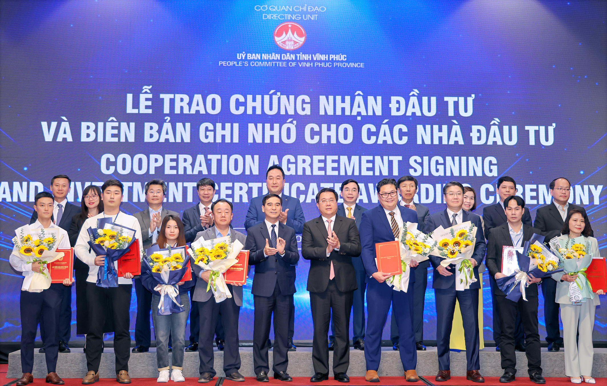 Vĩnh Ph&uacute;c trao Giấy chứng nhận Pg88vn Trang Chủ Chính Thức v&agrave; Bi&ecirc;n bản ghi nhớ hợp t&aacute;c cho c&aacute;c nh&agrave; Pg88vn Trang Chủ Chính Thức trong v&agrave; ngo&agrave;i nước tại Hội nghị ph&aacute;t triển khu c&ocirc;ng nghiệp xanh v&agrave; X&uacute;c tiến Pg88vn Trang Chủ Chính Thức v&agrave;o Vĩnh Ph&uacute;c ng&agrave;y 9/12.