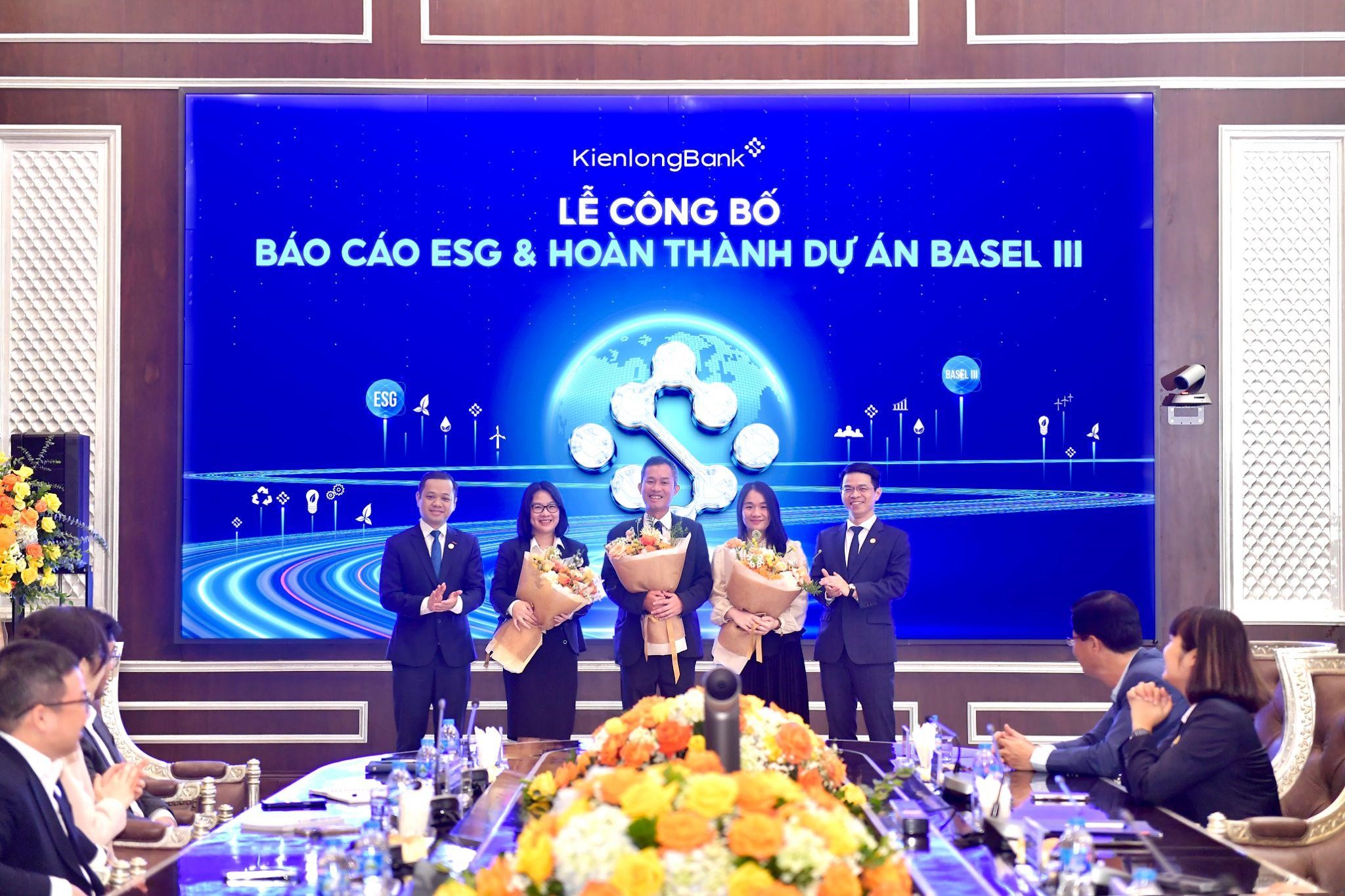 Chữ &ldquo;Ki&ecirc;n&rdquo; trong 4 tuy&ecirc;n ng&ocirc;n KienlongBank tại B&aacute;o c&aacute;o ph&aacute;t triển bền vững ESG 2024 khẳng định cam kết về việc ch&uacute; trọng đến c&aacute;c yếu tố ph&aacute;t triển bền vững trong chiến lược vận h&agrave;nh, ph&aacute;t triển PG88 Uy Tín Số 1 Việt Nam.