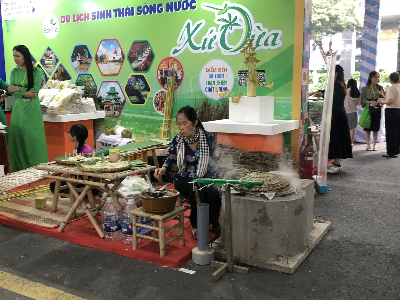 L&agrave;ng nghề b&aacute;nh tr&aacute;ng Mỹ Lồng - di sản văn h&oacute;a phi vật thể cấp quốc gia. Ảnh: PA.