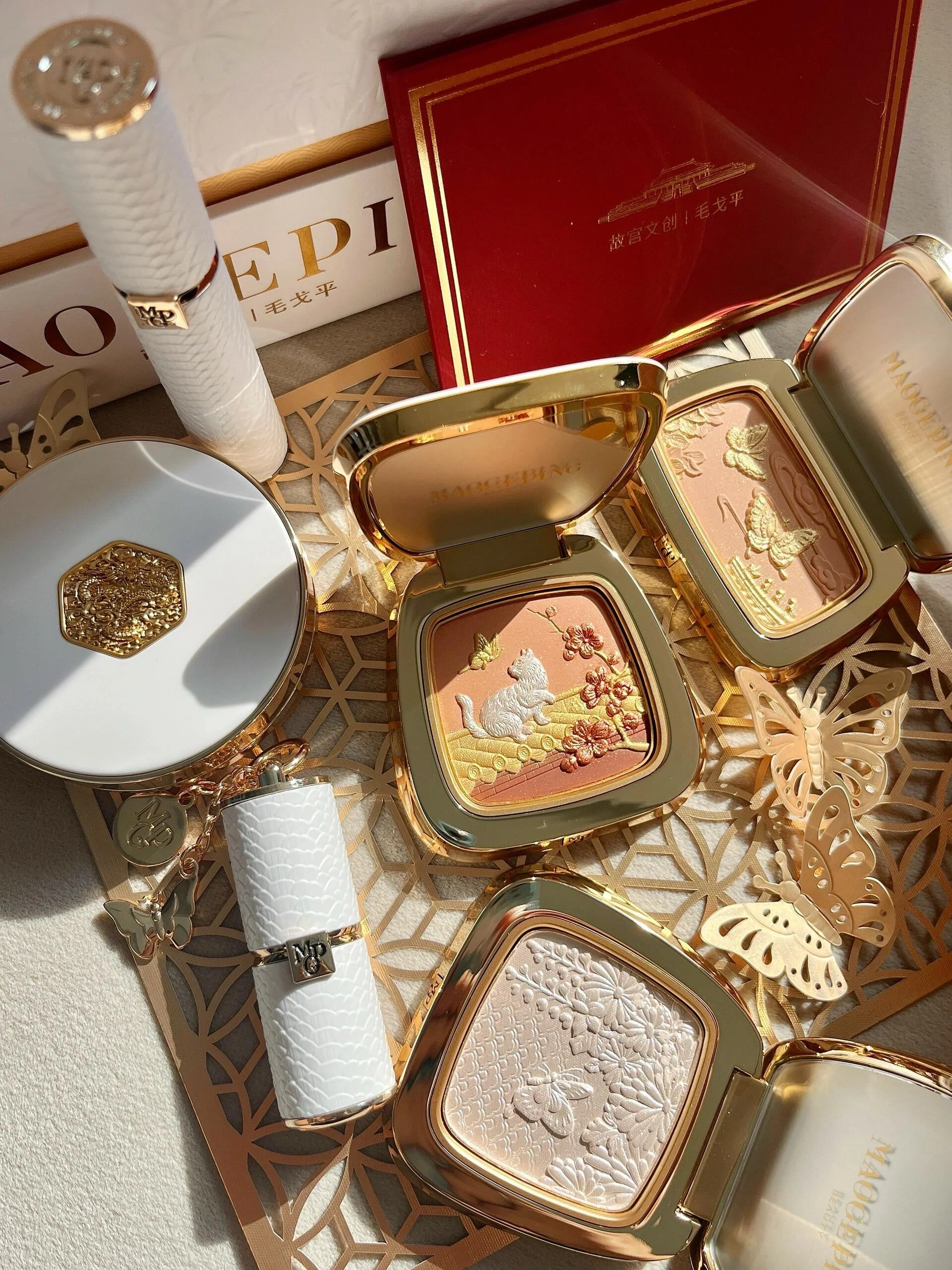 Trong bối cảnh suy tho&aacute;i Link Trang Chủ PG88.Com Mới #2026, Mao Geping Cosmetics vẫn giữ gi&aacute; sản phẩm gần tương đương với c&aacute;c nh&atilde;n hiệu quốc tế cao cấp.
